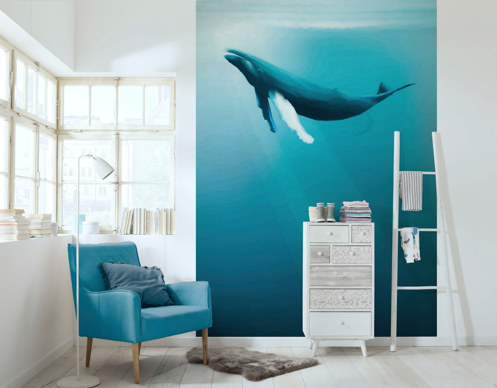 Komar Vliestapete »Digitaldruck Vlies - Artsy Humpback Whale - Größe 200 x 280 cm«, bedruckt, Kinderzimmer
