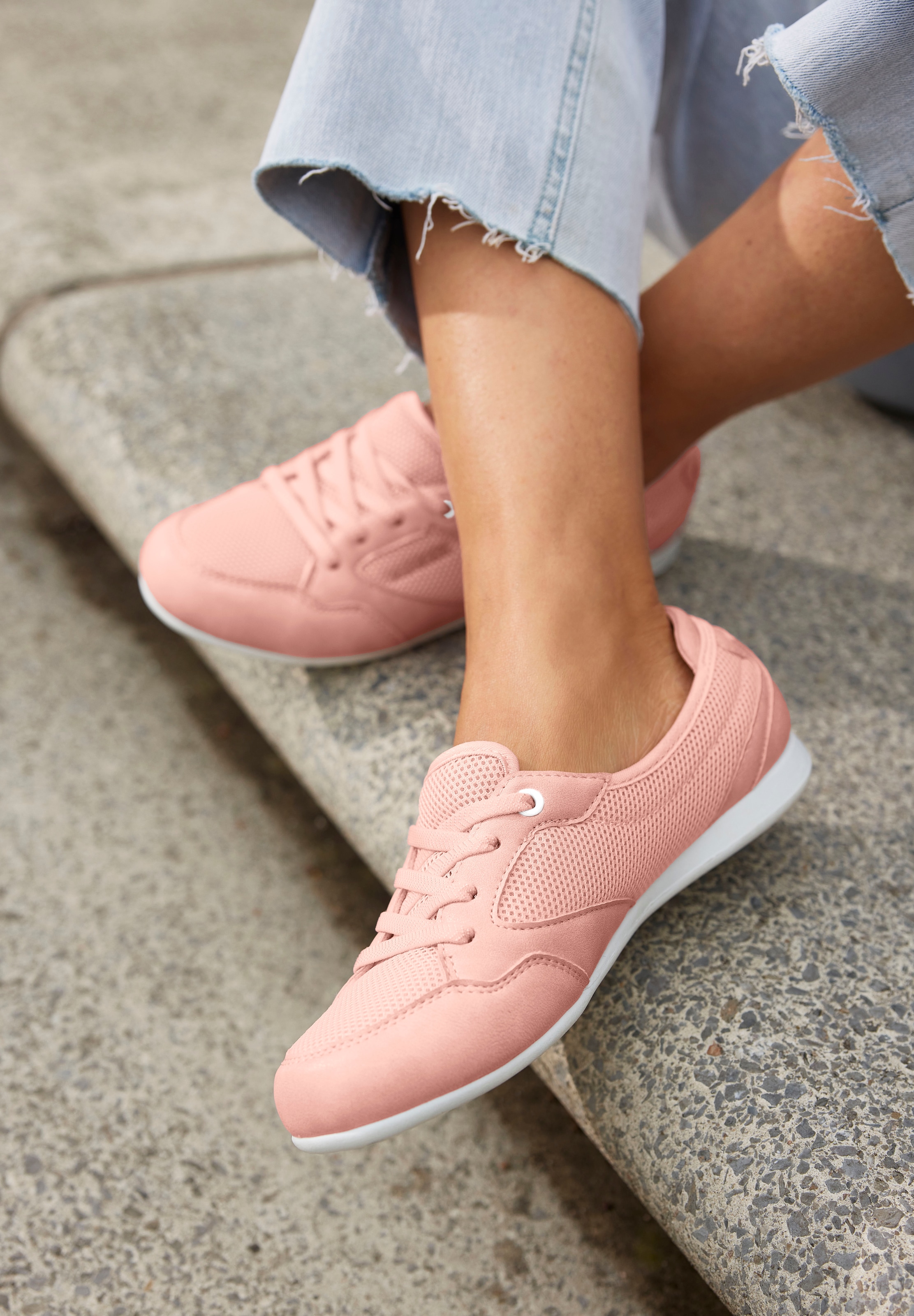 LASCANA Sneaker »Freizeitschuh, Halbschuh,«, in modischer Mesh-Optik zum Reinschlüpfen VEGAN