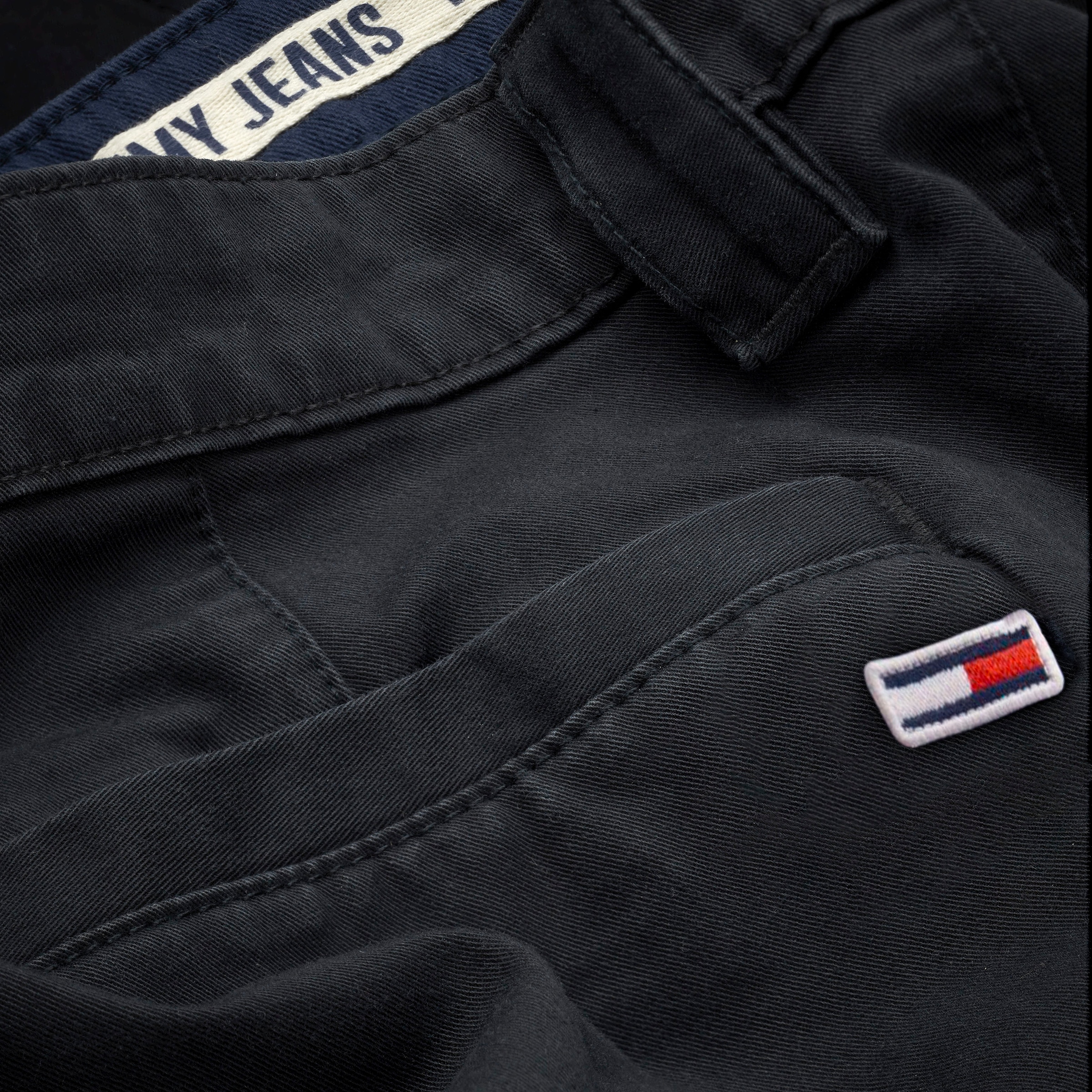 Tommy Jeans Chinohose »TJM SCANTON CHINO PANT«, mit Markenlabel