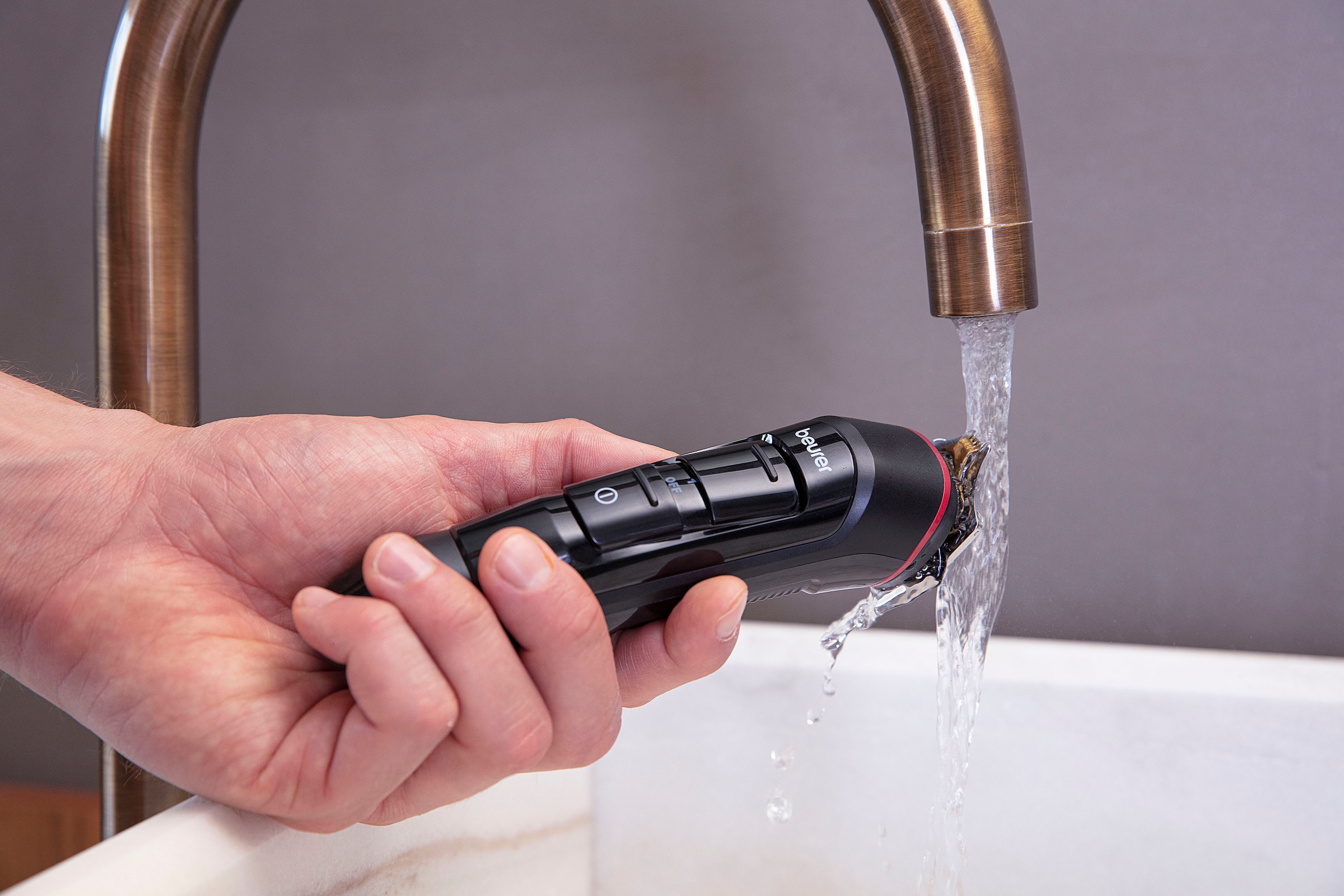BEURER Multifunktionstrimmer »MN9X Multigroomer, zur Haarentfernung am ganzen Körper«, 5 Aufsätze, Inkl. 11 Aufsätze zum Trimmen und Rasieren, Schnittlängen 0,8 - 12 mm