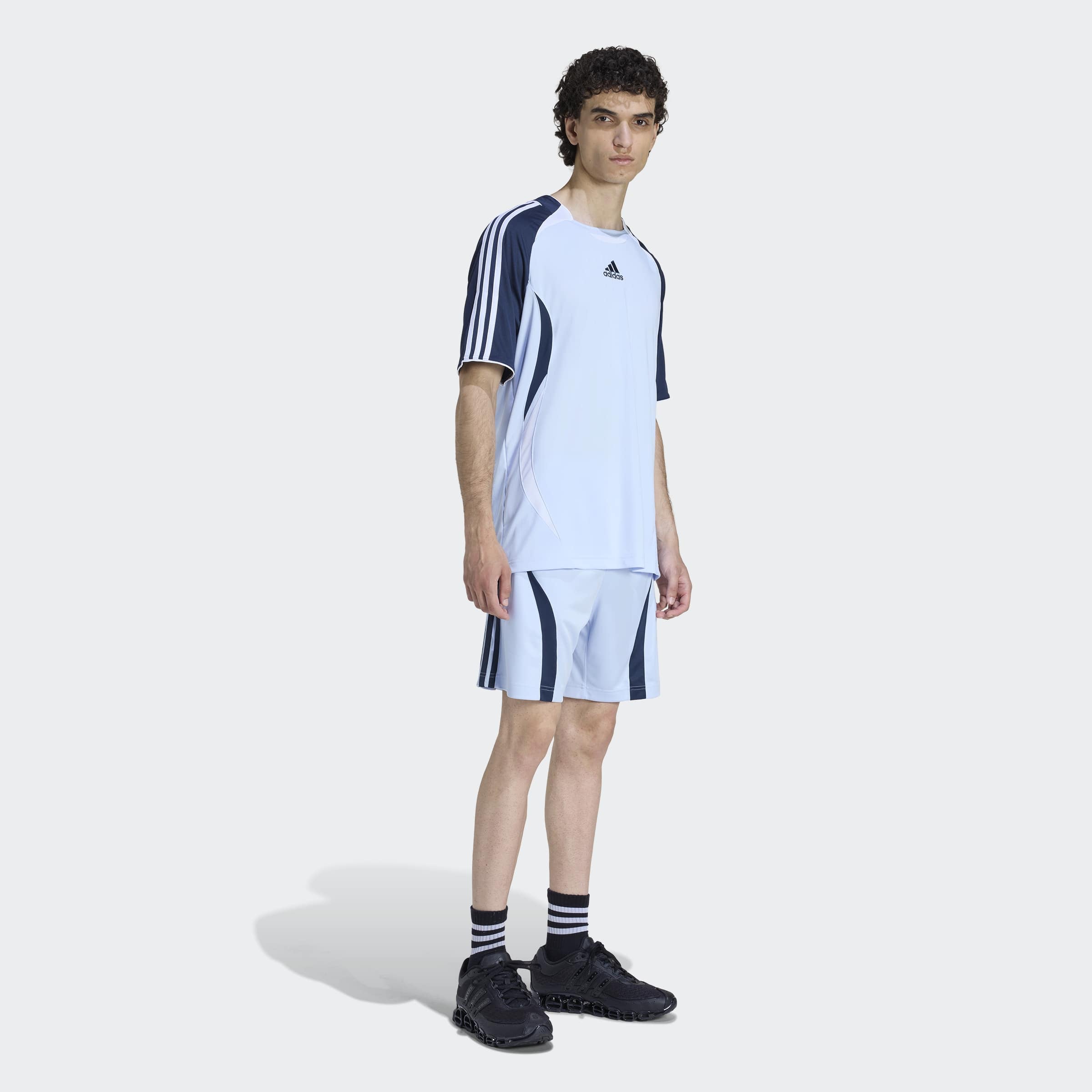 adidas Originals T-Shirt »TEAMGEIST ADICOLOR« sportlicher Look, Kurzarm, mit Rundhalsausschnitt