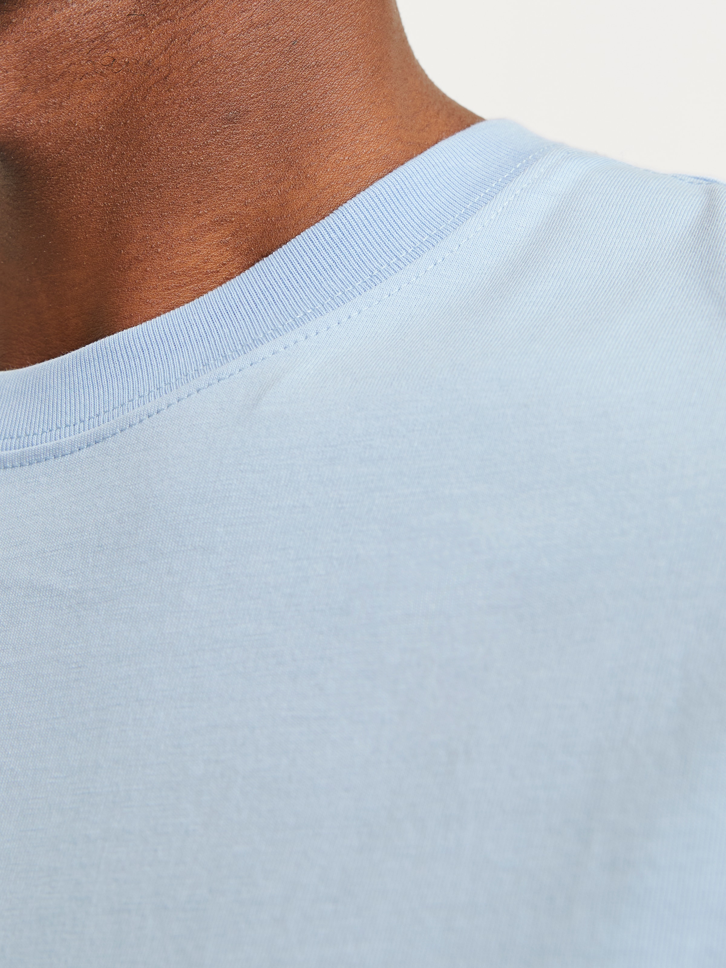 Jack & Jones Rundhalsshirt »JJECHARGE TEE O-NECK NOOS«, mit Rundhalsausschnitt