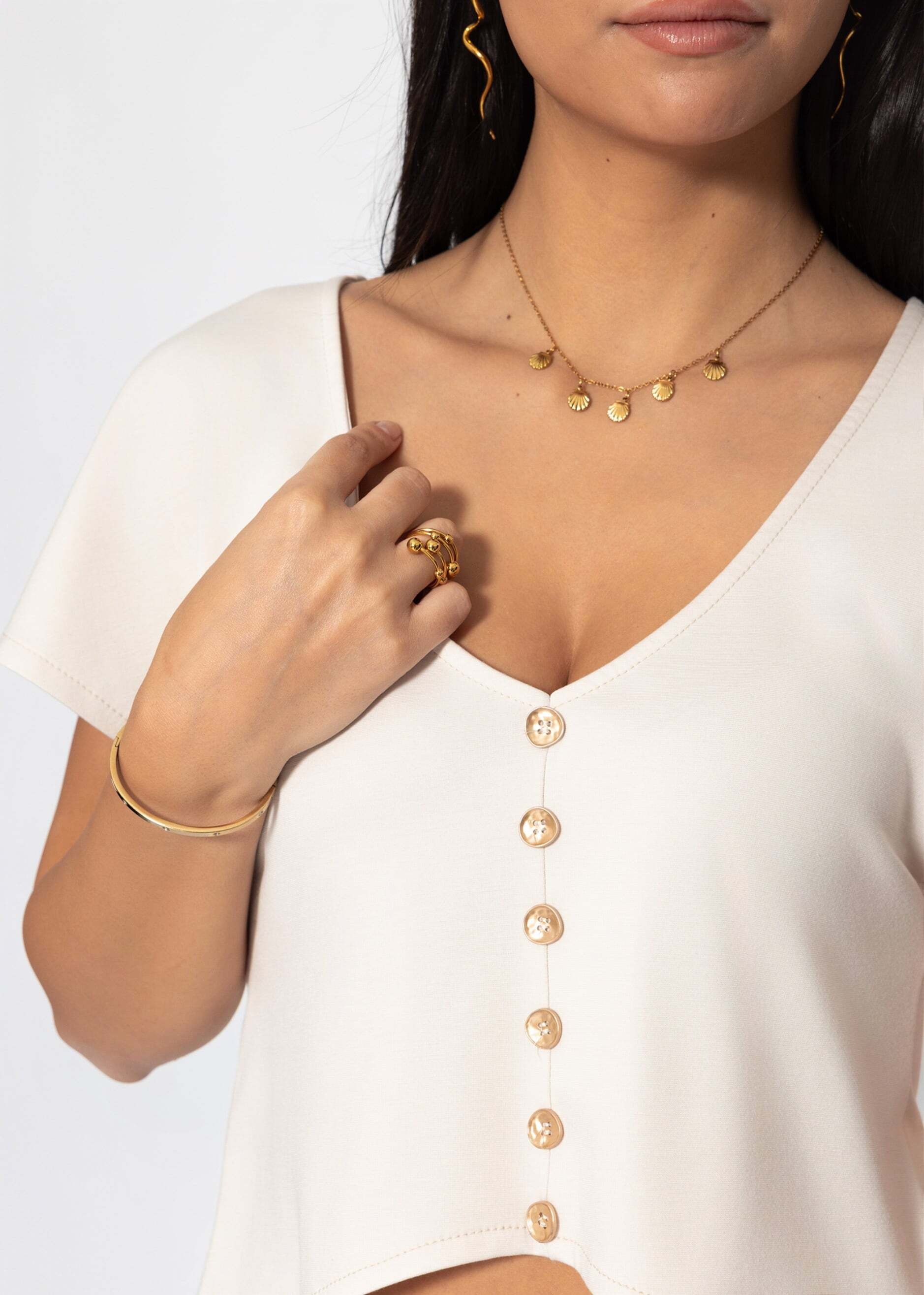 SASSYCLASSY T-Shirt »Crop Shirt mit Flügelärmel« Schlichtes Top mit V-Ausschnitt und Knopfleiste in lockerer Optik