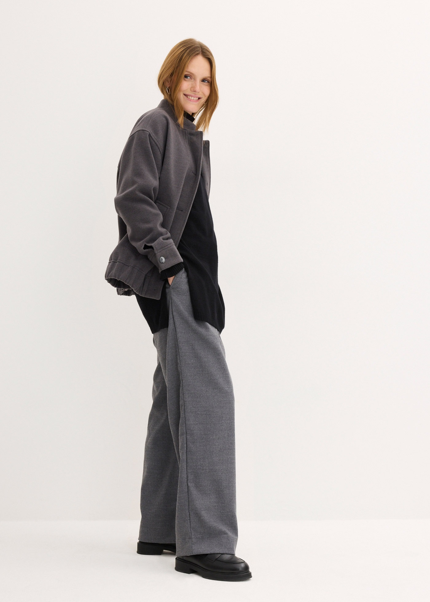 bonprix Strickpullover »Long-Feinstrickpullover mit Seitenschlitzen aus Viskose-Mix« aus Viskosemischung, Oversize Passform, Po-bedeckende Länge