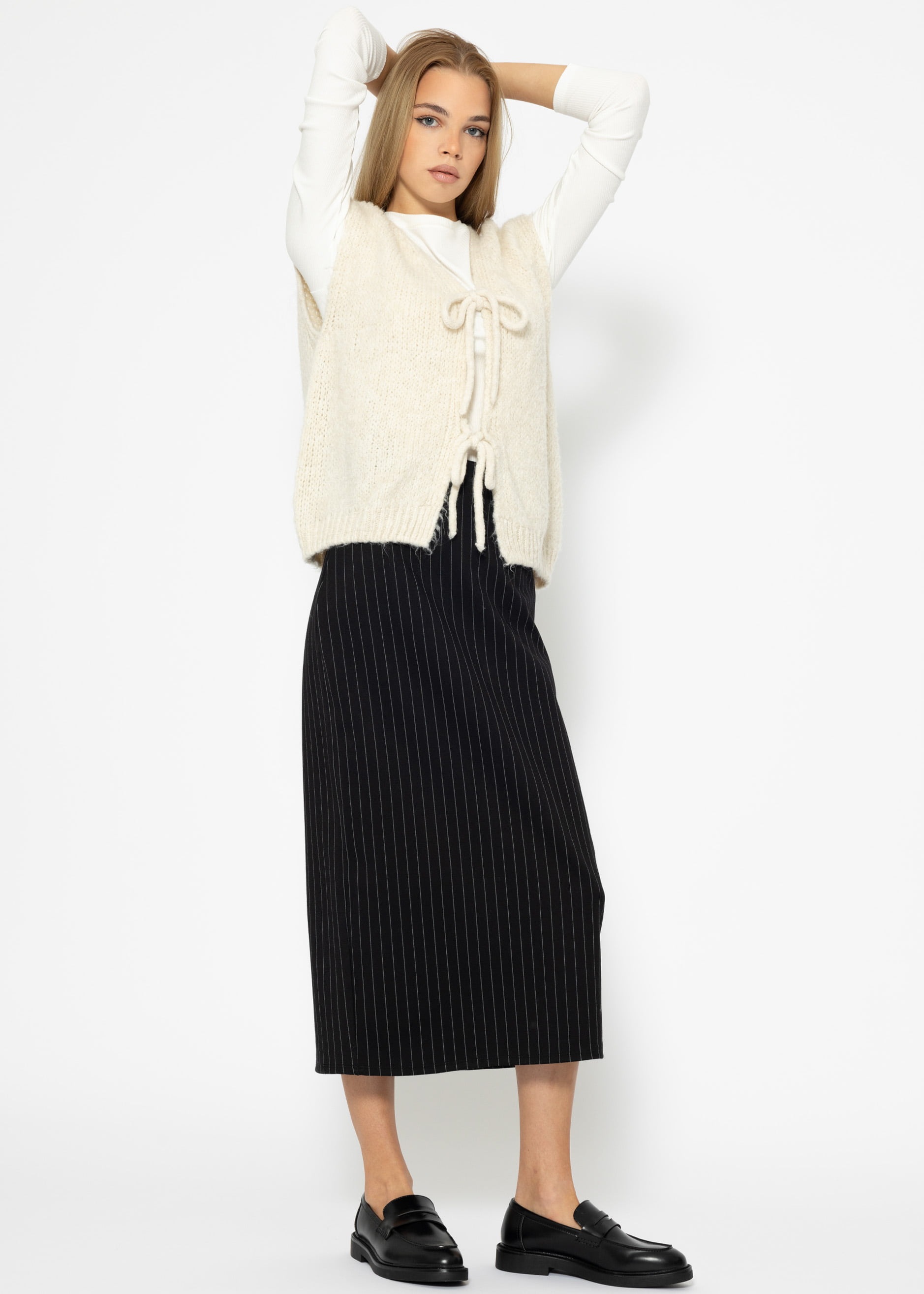 SASSYCLASSY Strickweste »Strickweste mit Bindenbänder« Flauschige Strick-Weste mit Bindebändern Schwarz Offwhite Beige