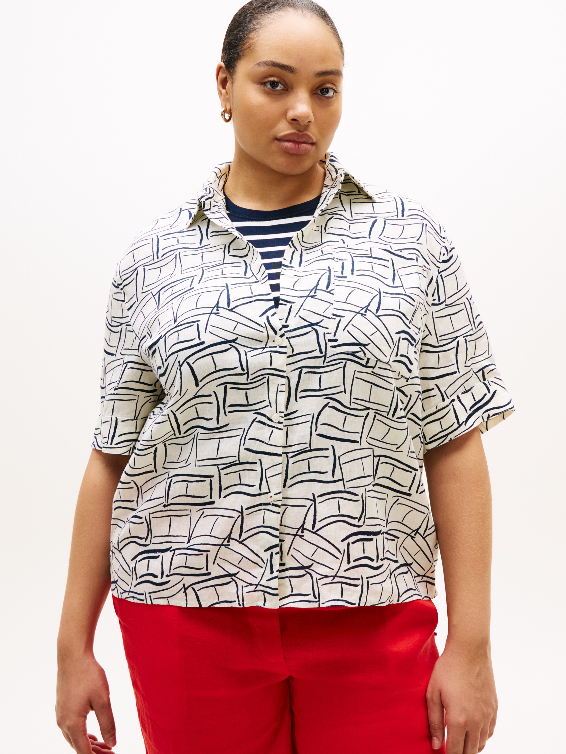 Tommy Hilfiger Curve Kurzarmshirt »CRV ESS LINEN SHIRT WITH SS« in großen Größen