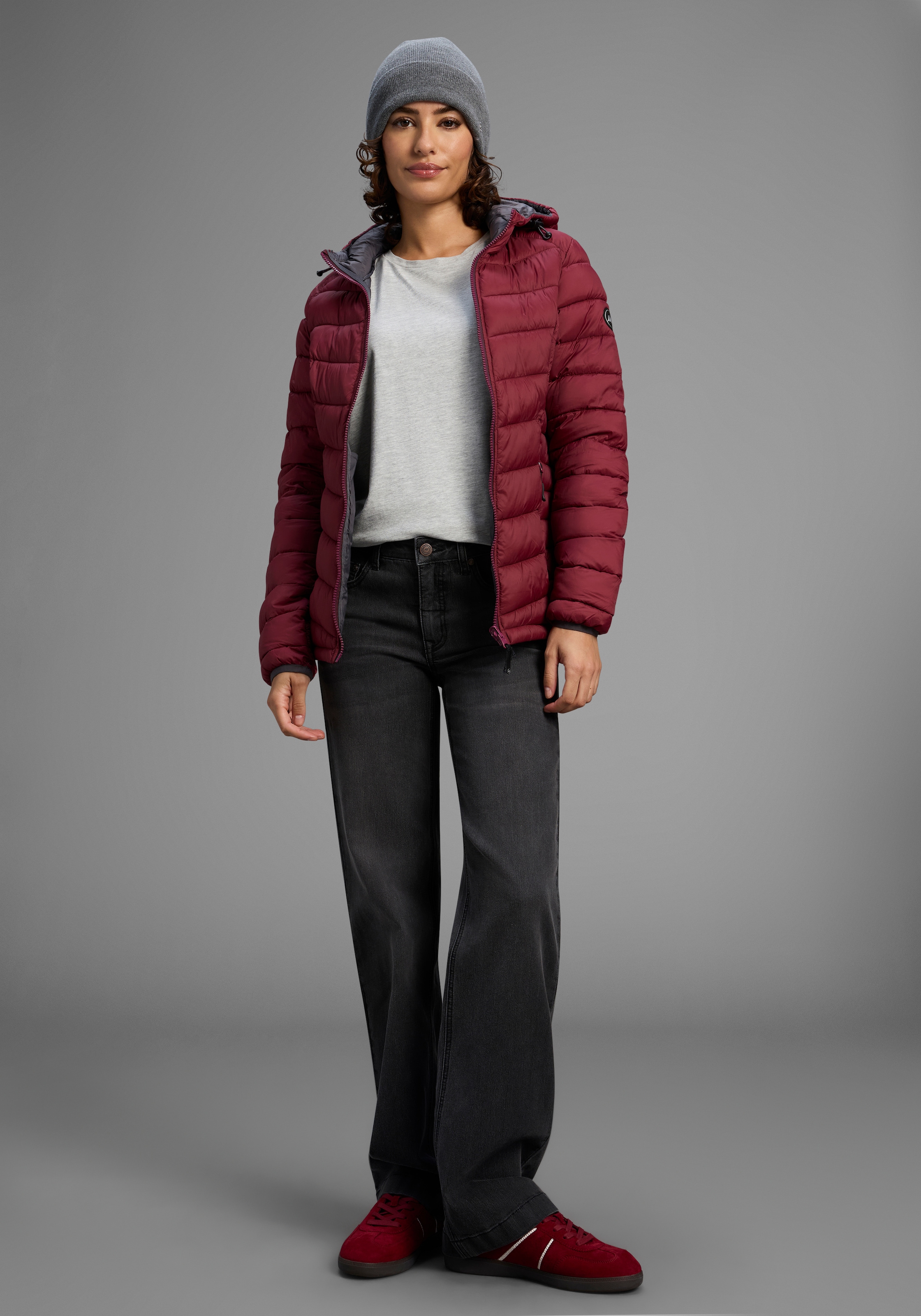 Polarino Steppjacke, mit Kapuze, Übergangsjacke für kühle Tage, aus leichtem Webmaterial