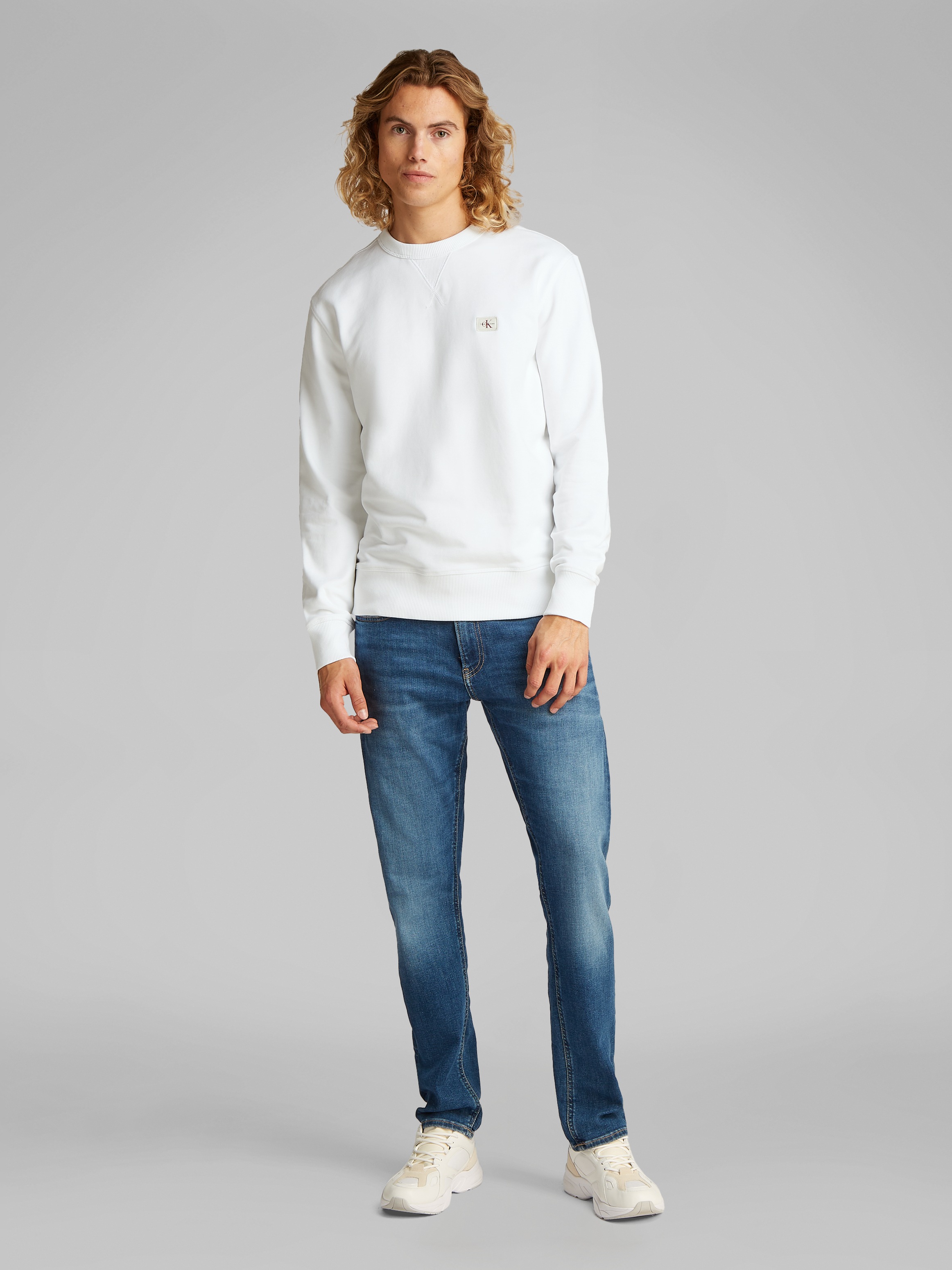 Calvin Klein Jeans Sweatshirt »WOVEN LABEL CREW NECK«, Logostickerei