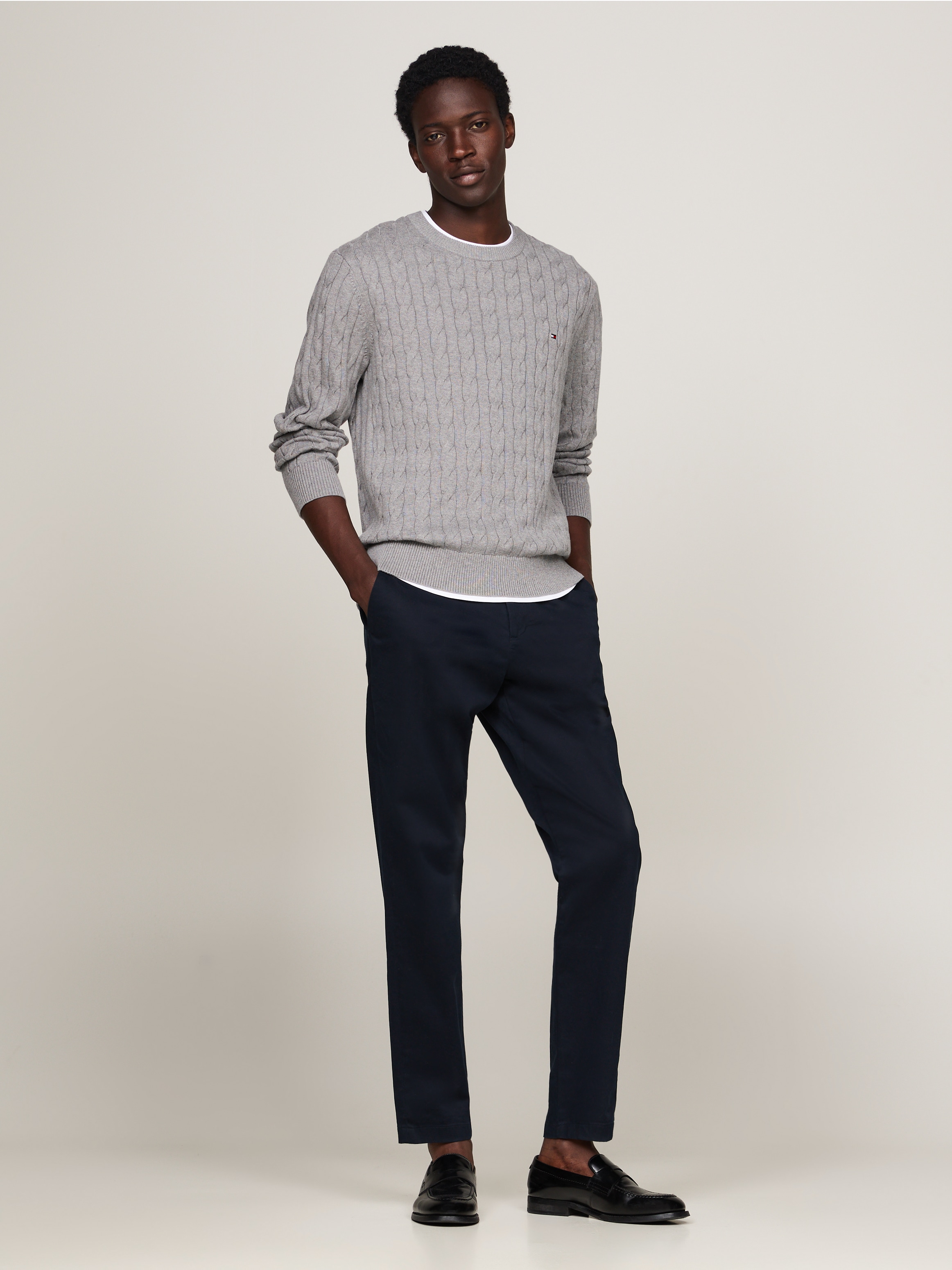 Tommy Hilfiger Strickpullover »CLASSIC CABLE CREW NECK mit Strukturstrick und Flaglabel«, unifarben, casual, regular fit, Baumwolle, Rundhals