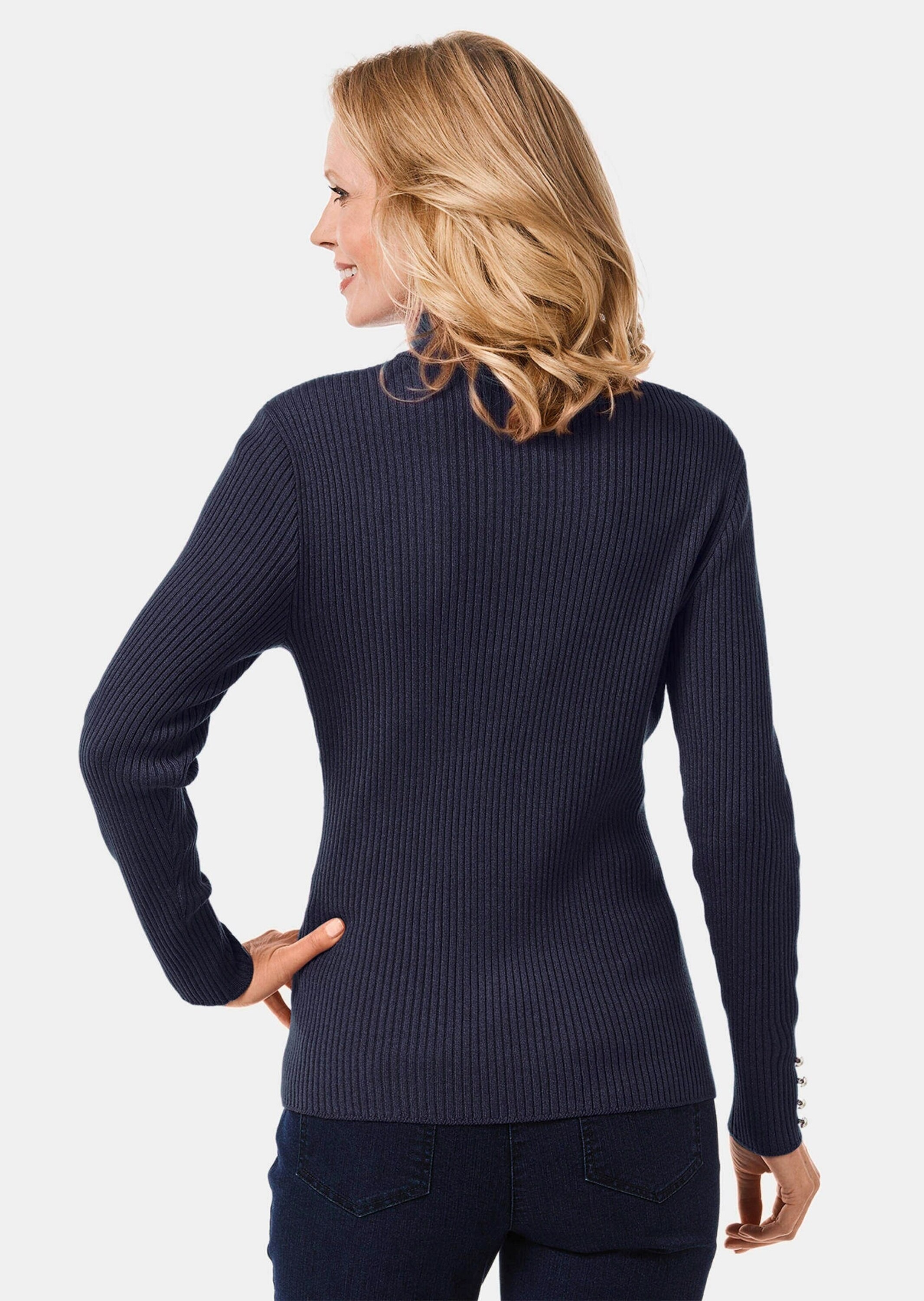 GOLDNER Rollkragenpullover »Kurzgröße Eleganter Rollkragenpullover mit optischen Knöpfen«
