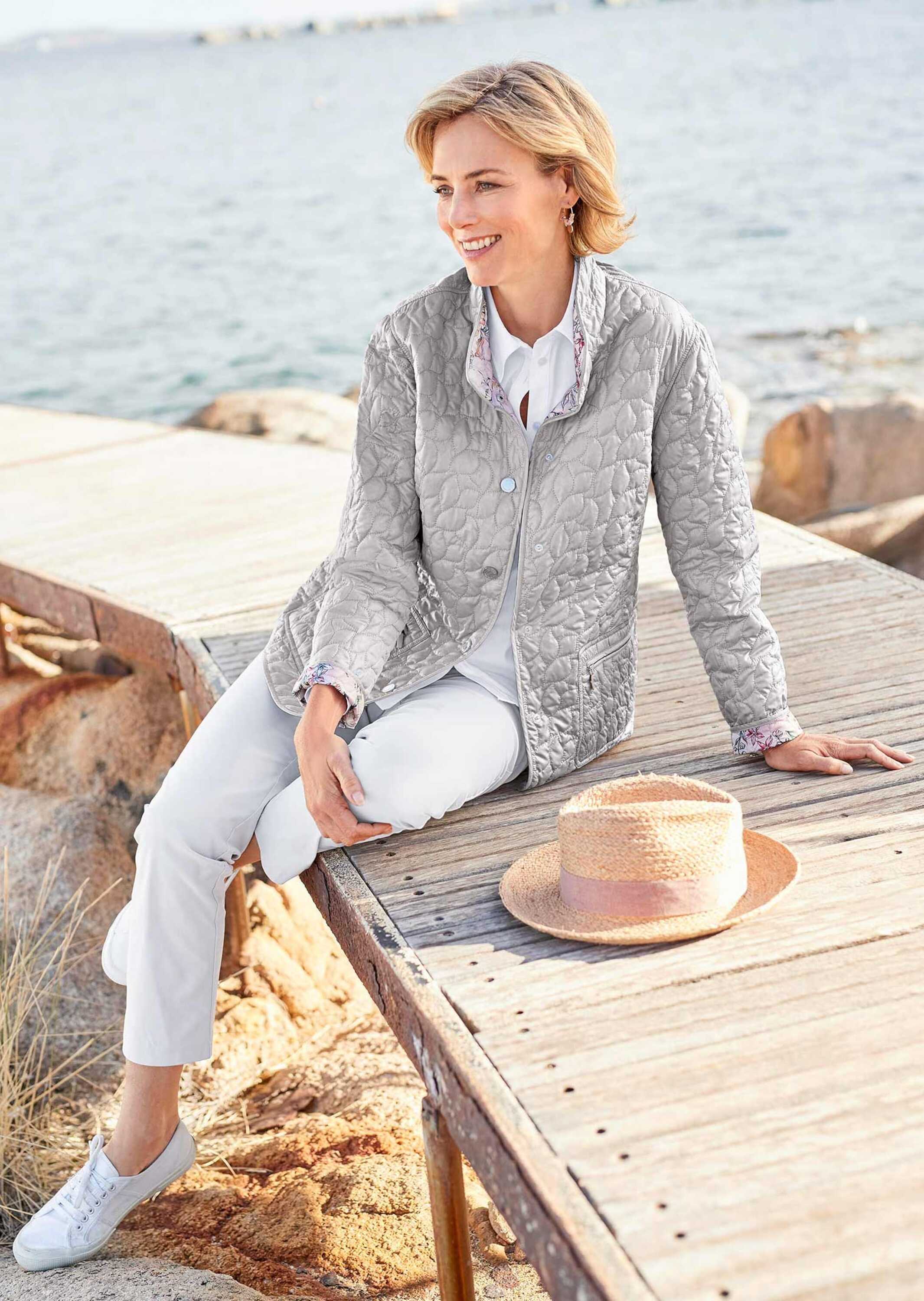 GOLDNER Steppjacke »Kurzgröße Wattierte Wendejacke mit Druckmuster« Wendejacke