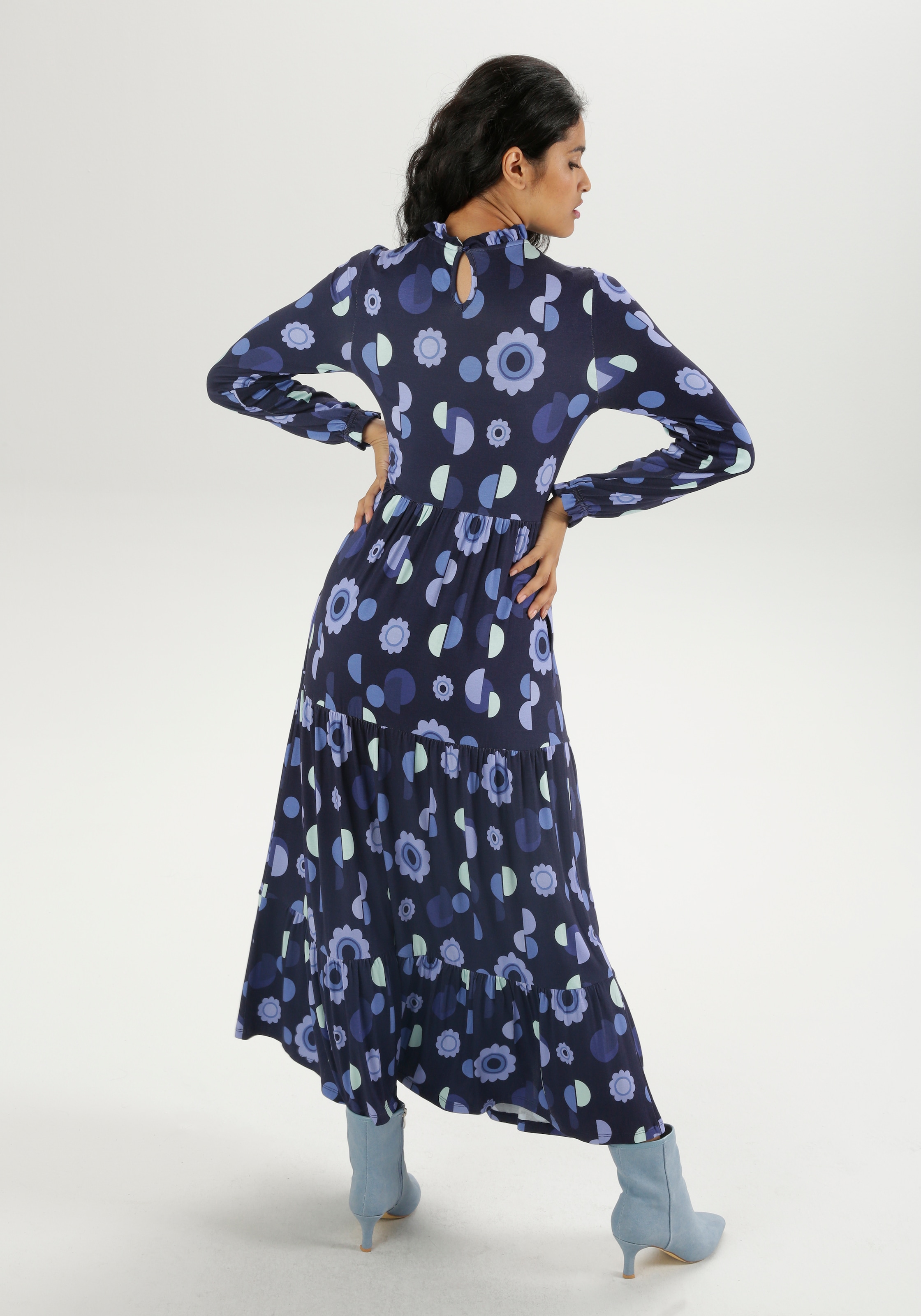 Aniston SELECTED Maxikleid, mit Rüschen und verspieltem Druck