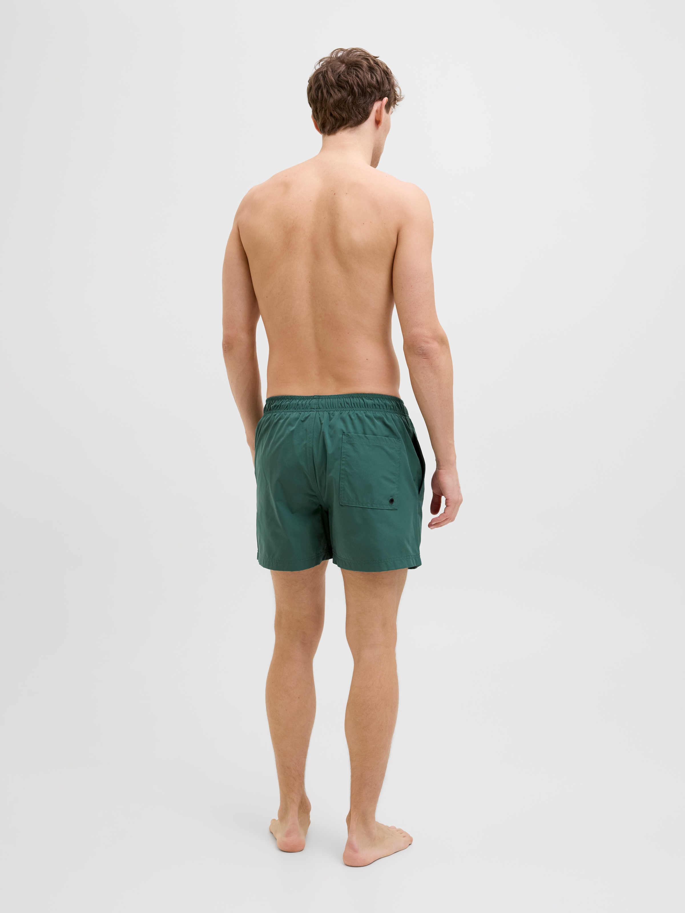 Jack & Jones Badeshorts »JPSTMAUI Badeshort mit elastischem Bund und normalem Schnitt«, unifarben, modisch, slim fit, Polyester