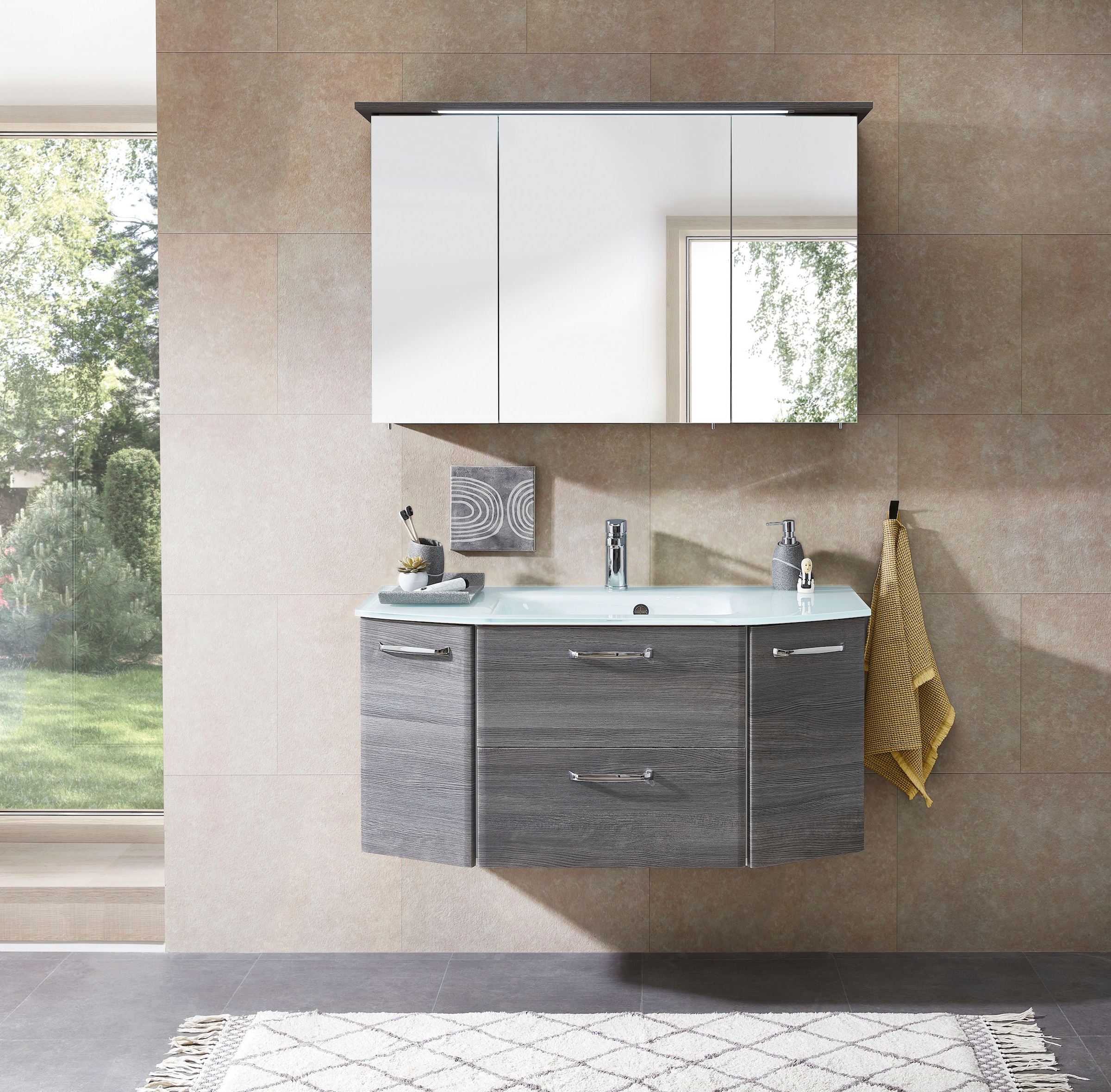 Saphir Badmöbel-Set »Quickset 2-teilig, Glaswaschtisch mit LED-Spiegelschrank, 115 cm breit«, (2 St.), Badezimmer Set inkl. Türdämpfer, 5 Türen, 1 Klappe, 1 Schublade