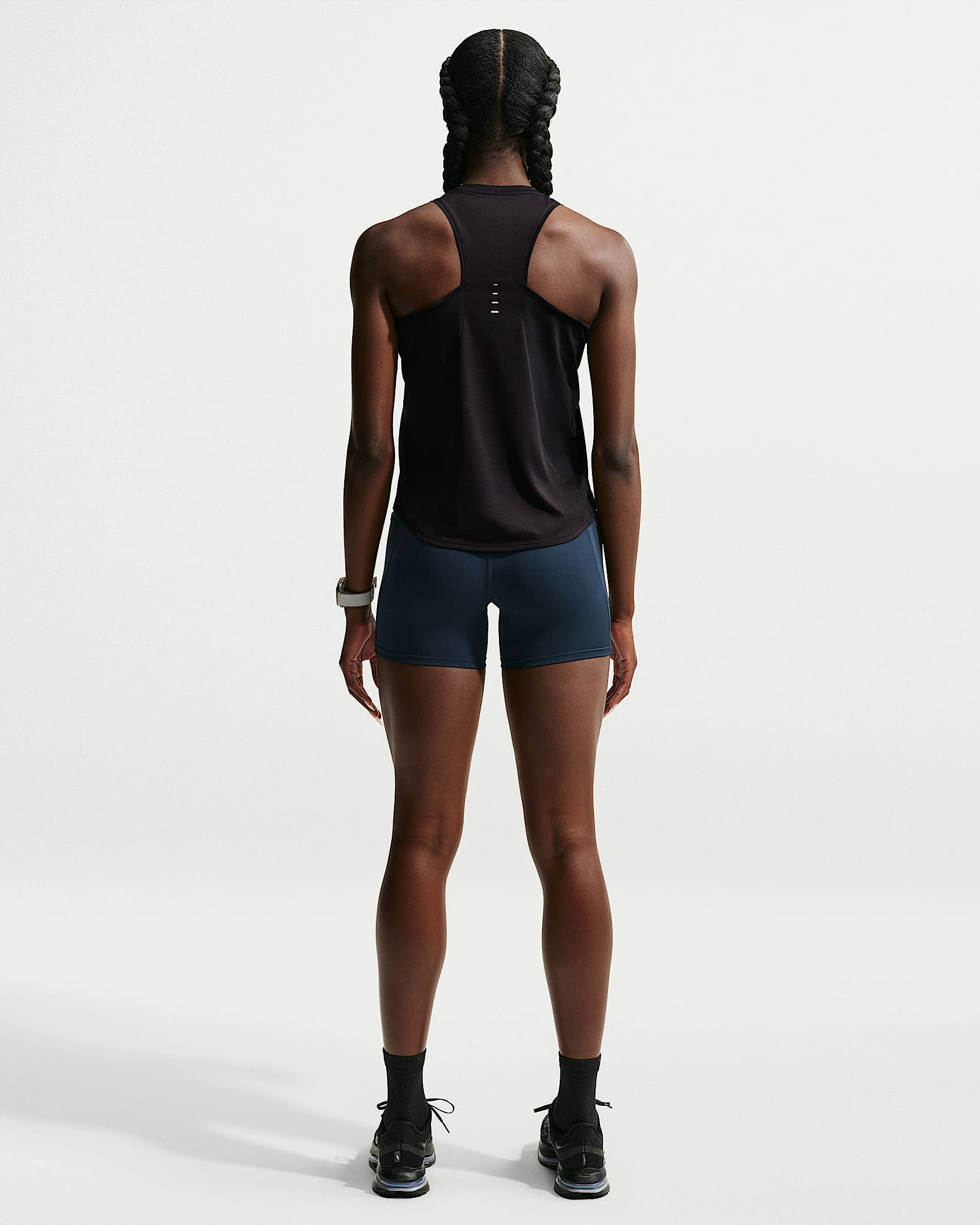 Nike Lauftop »W NK SWIFT DF TANK STNDRD« ärmelloses Design, leichtes Material, lockerer Schnitt
