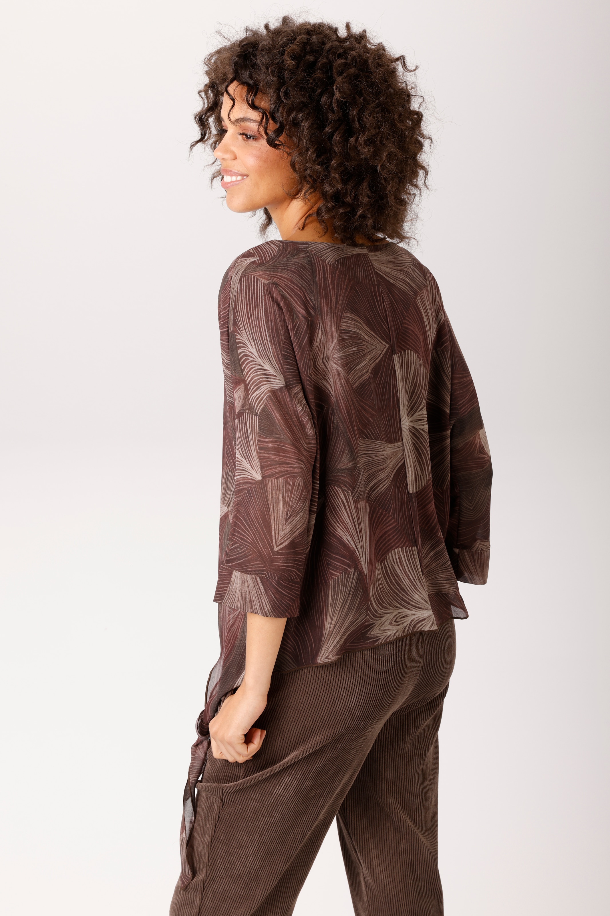 Aniston CASUAL Schlupfbluse mit großflächigem, grafischen Muster - NEUE KOLLEKTION