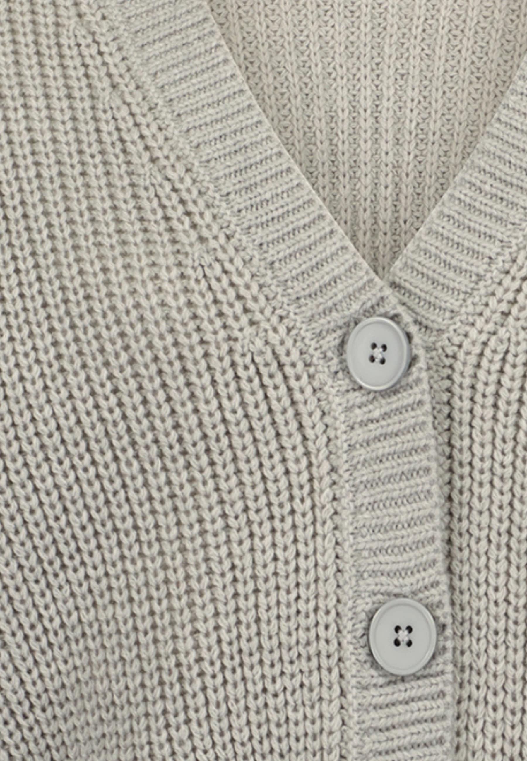 Blue Seven Cardigan, in kurzer Form und mit V-Ausschnitt