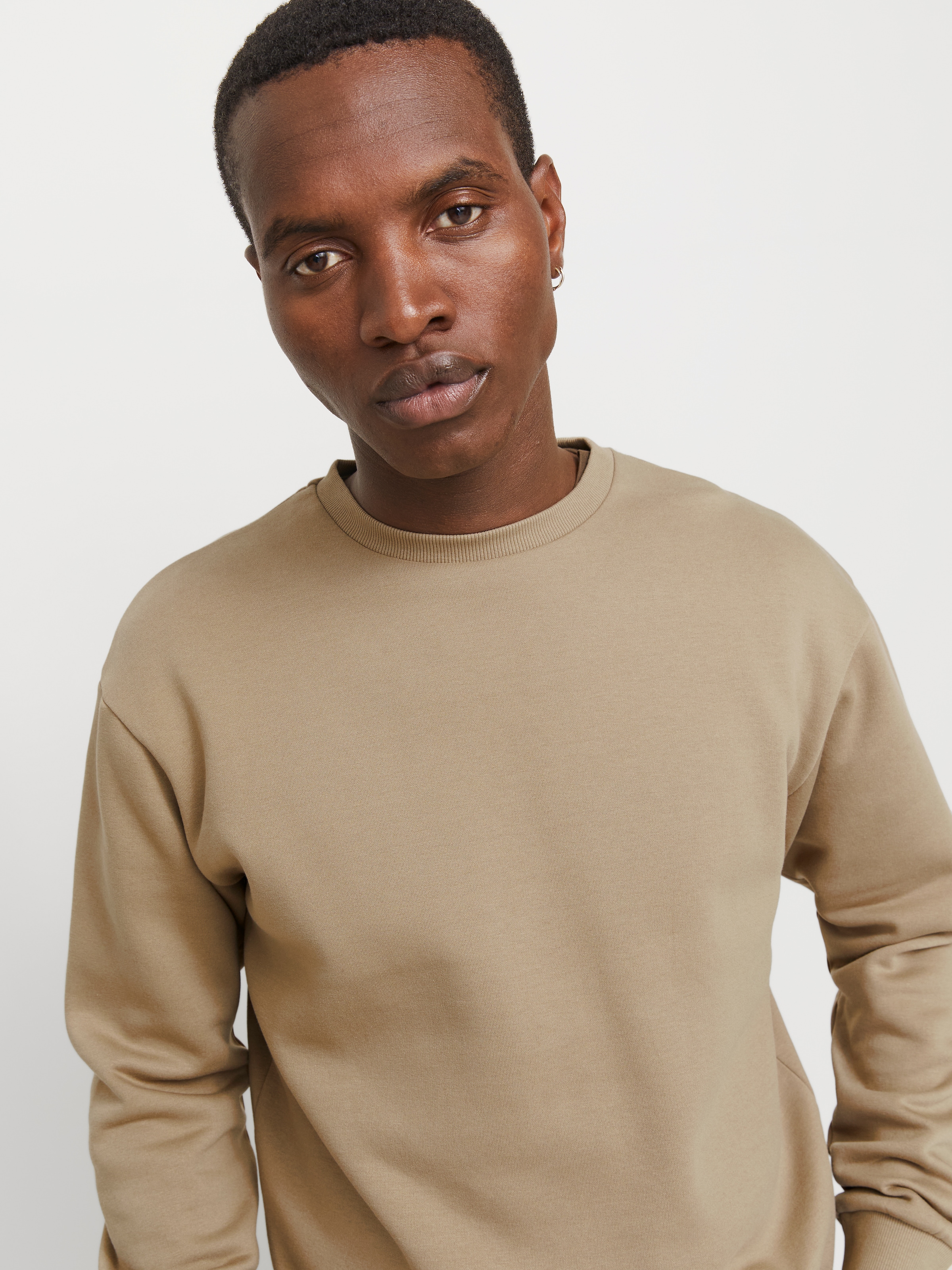 Jack & Jones Sweatshirt »JJEBRADLEY mit Rippbündchen für Alltag und Freizeit«, mit Rippbündchen