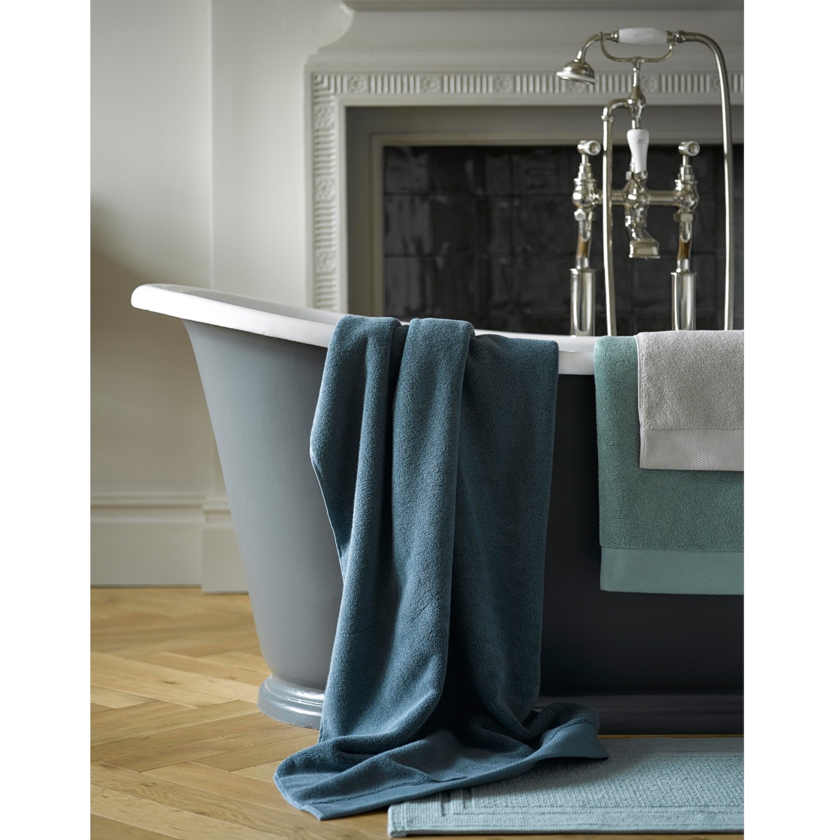 Christy Duschtücher »LUXE«, (2 St., 2er Set Badetücher 76 x 137 cm), Luxus Duschtücher in Premium Qualität mit 730g/m², 76x137cm, 2er Set