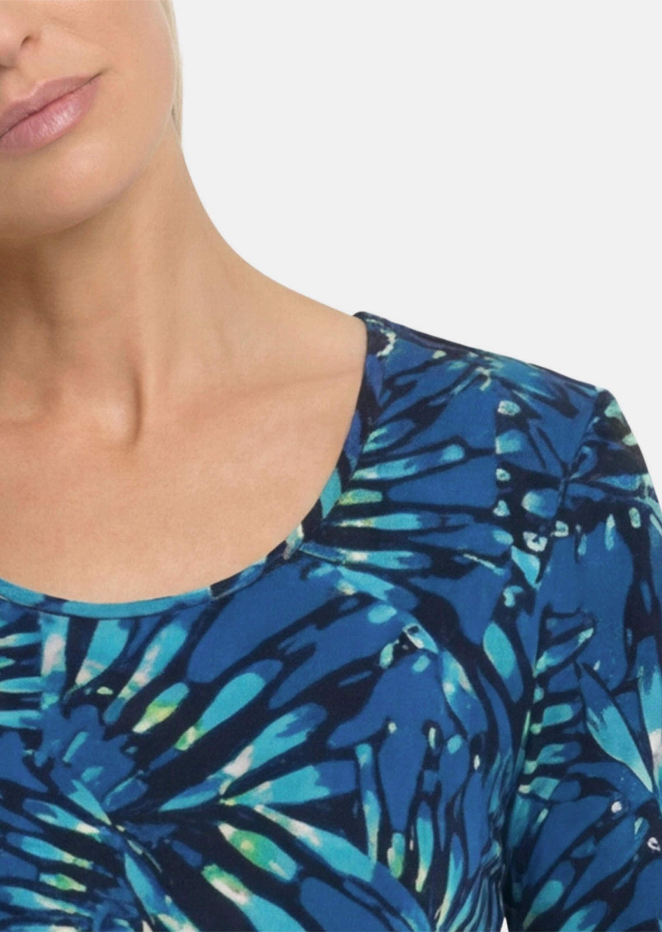 GOLDNER Kurzarmshirt »Kurzgröße Baumwollshirt mit femininen Blüten« angenehme Jerseyqualität