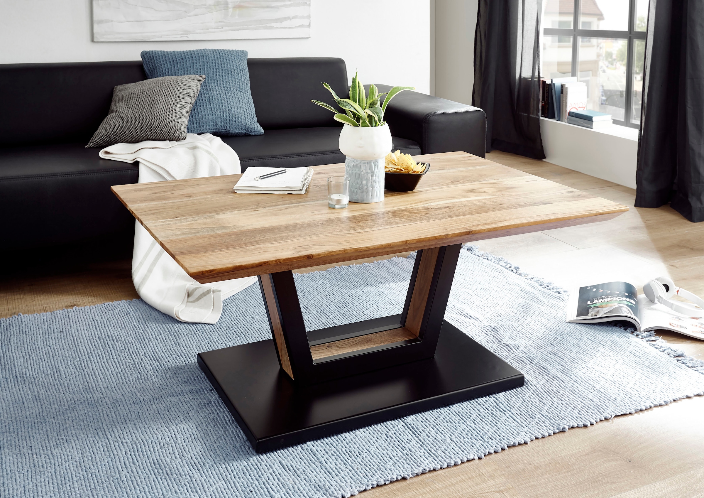 MCA furniture Couchtisch »Bedford«, Wohnzimmertisch Massivholz Akazie Natur  lackiert bei OTTO