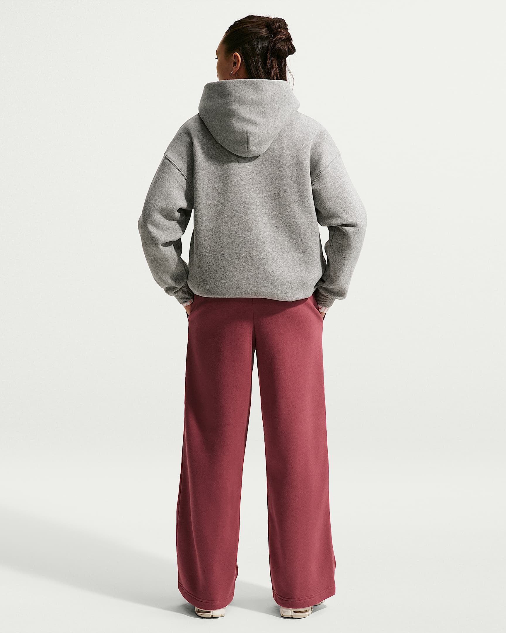 Nike Sportswear Jogginghose »G NSW STUDIO FLC OH PANT«  für Kinder und Jugendliche, in Baggy-Form, aus weicher Sweatware
