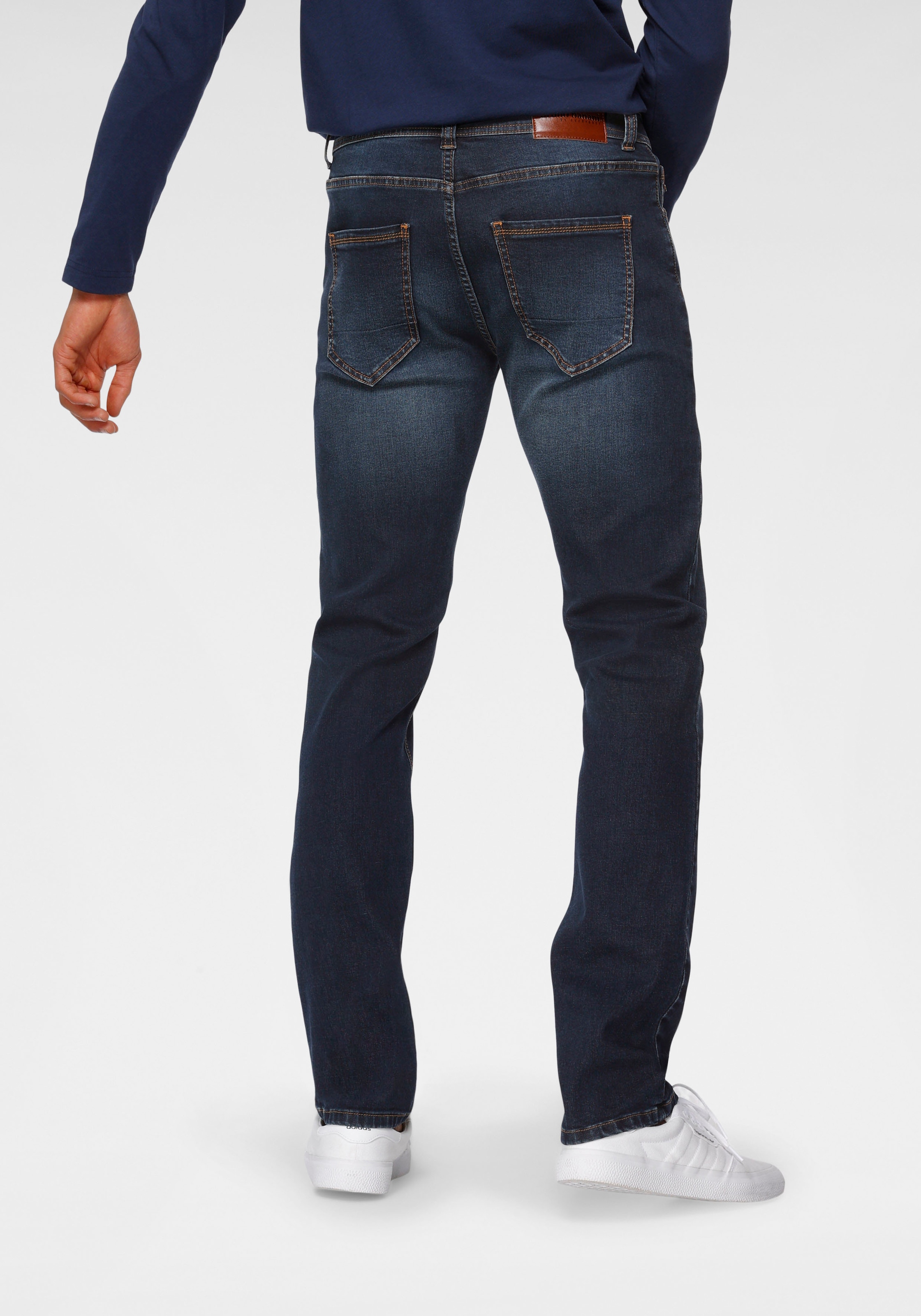Bruno Banani Slim-fit-Jeans »Grady«, schmale Beinform, niedrige Leibhöhe, mit Eingrifftaschen