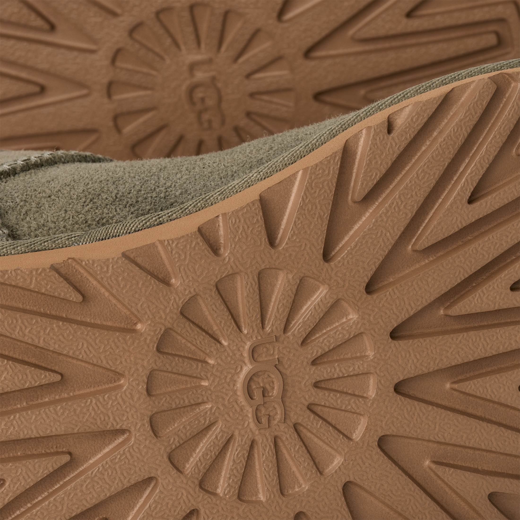 UGG Schlupfboots »Unisex Classic Ultra Mini«  Ankleboots, Schlupfboots zum Schlupfen