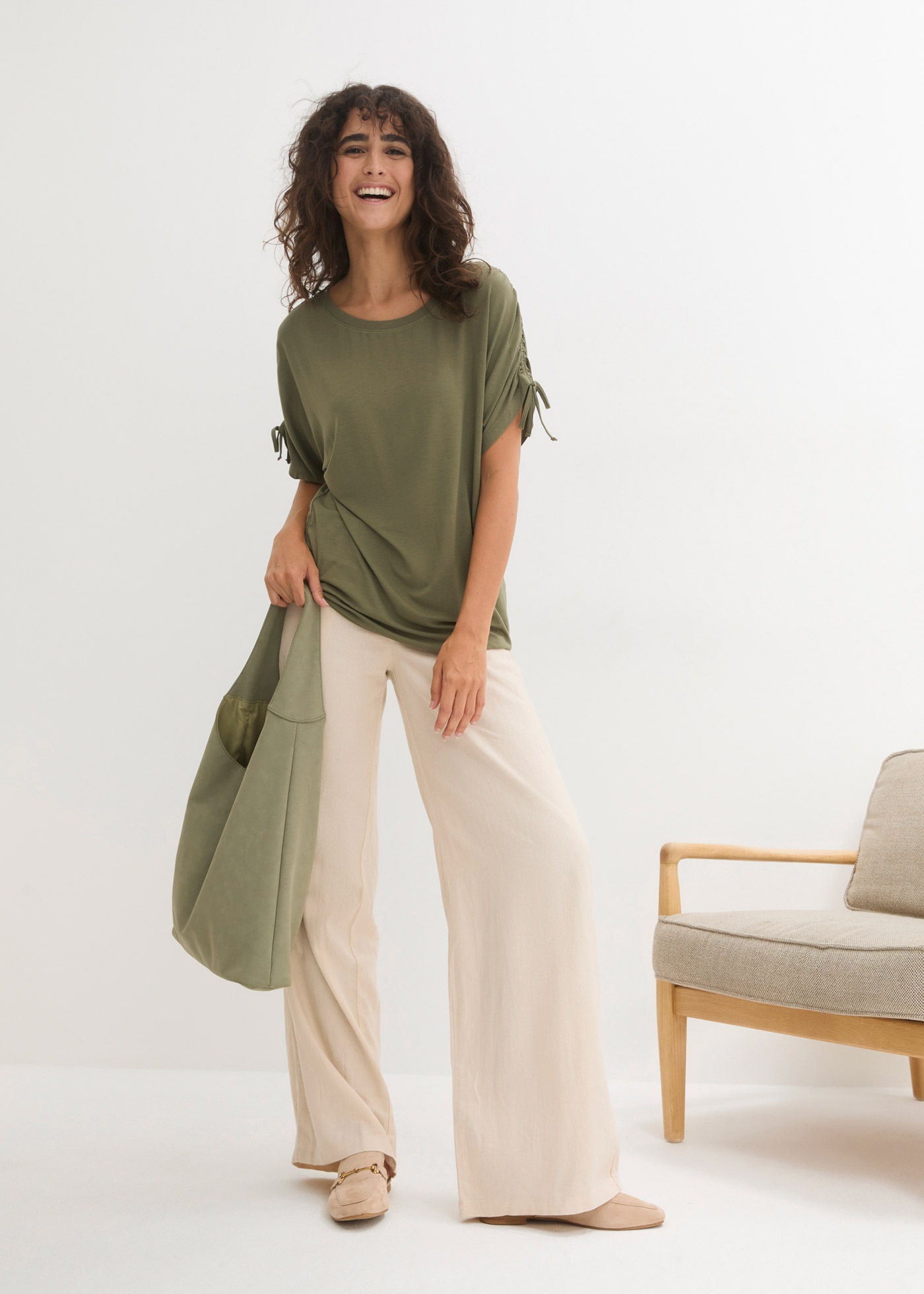 bonprix T-Shirt lässig geschnitten, Halbarm-Design, mit Raffung am Ärmel