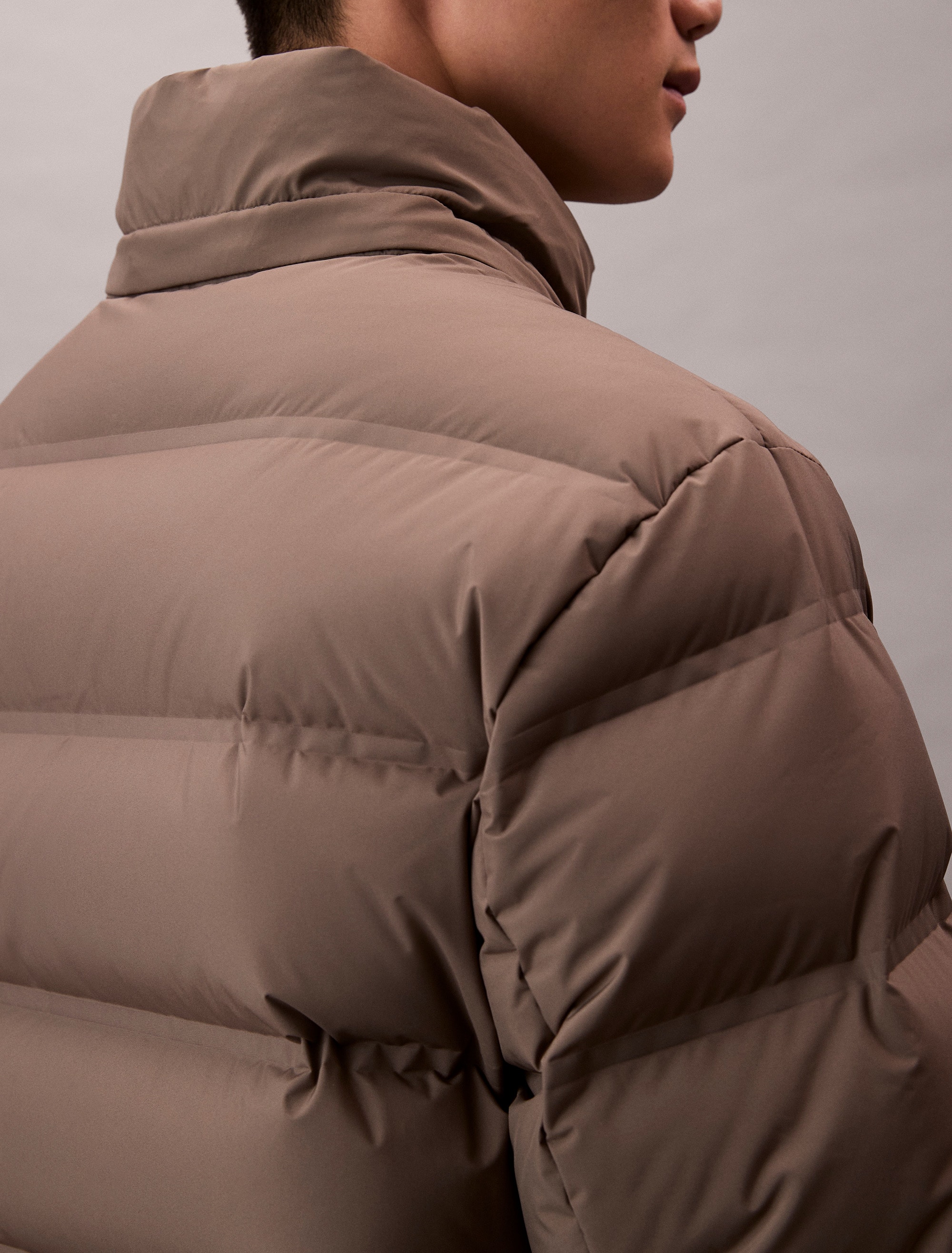 Calvin Klein Jeans Steppjacke »LS QUILTED BONDED CHANNEL HD PUF« ohne Kapuze Mit Rundhalsausschnitt, regular fit