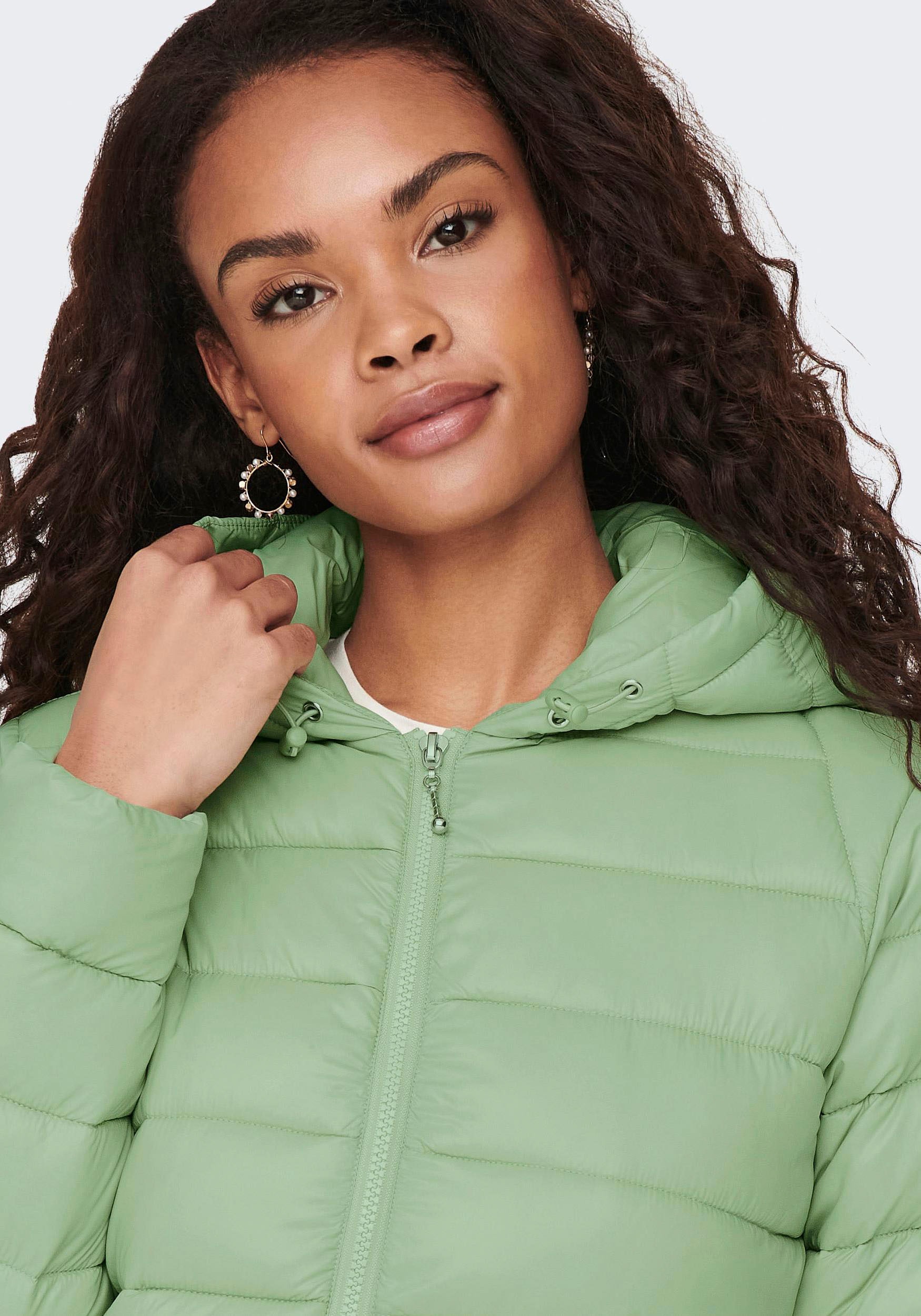 ONLY Steppjacke »ONLSKY QUILTED JACKET CC OTW«, mit Kapuze