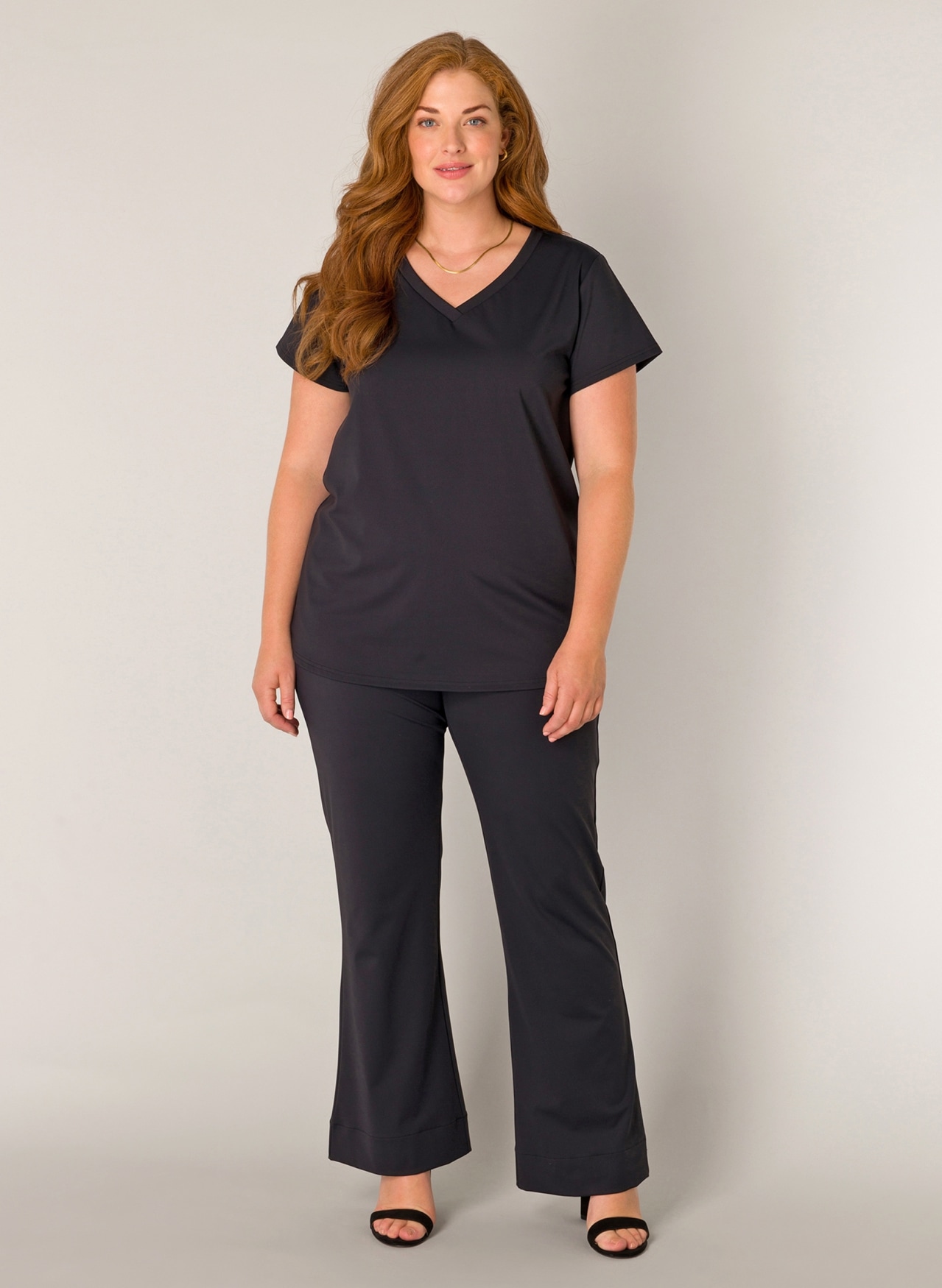 Base Level Curvy V-Shirt »Lilly«, mit Stretch