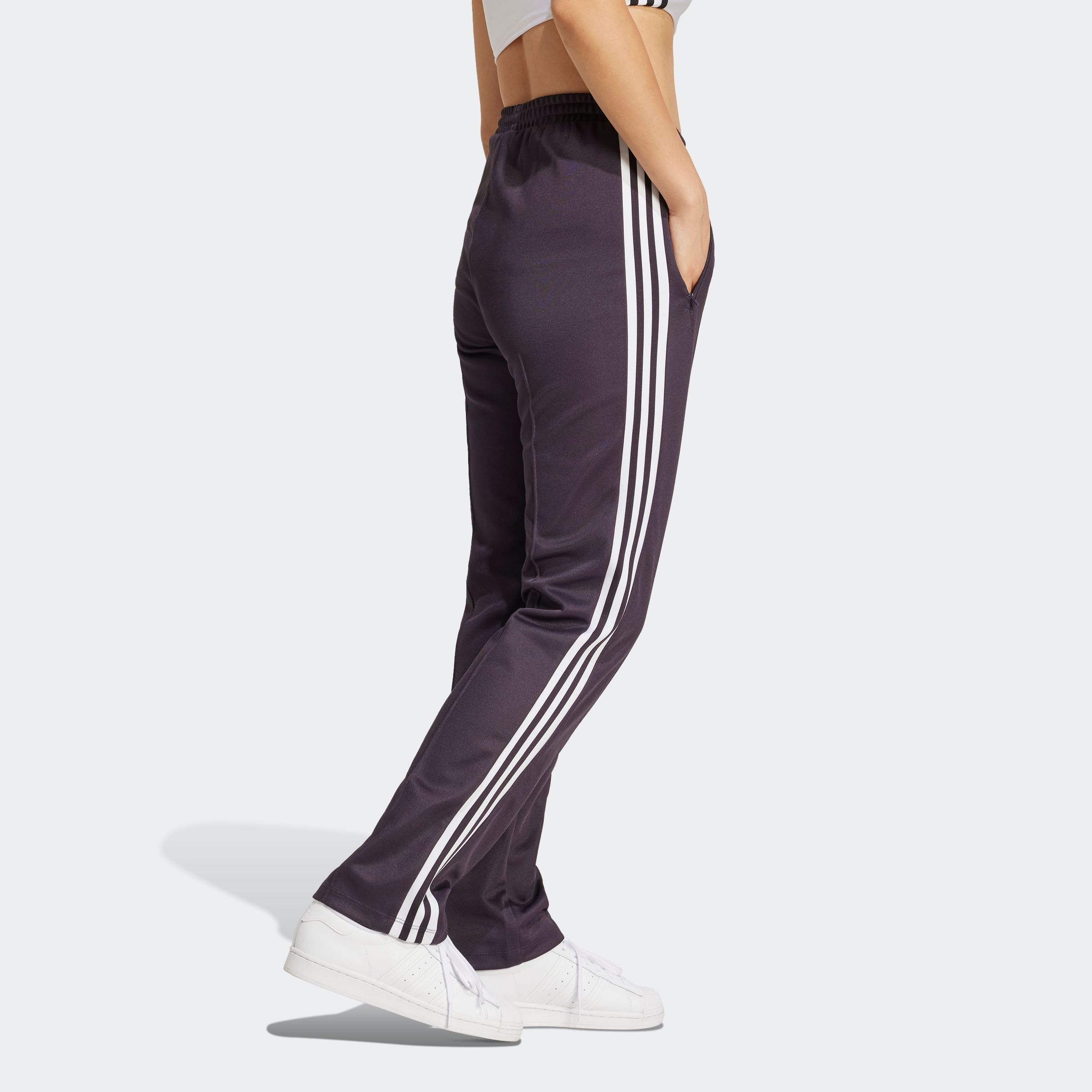 adidas Originals Sporthose »BECKENBAUER TP«, (1 tlg.), Retro Style, der gerade Schnitt mit schmal zulaufenden Bein