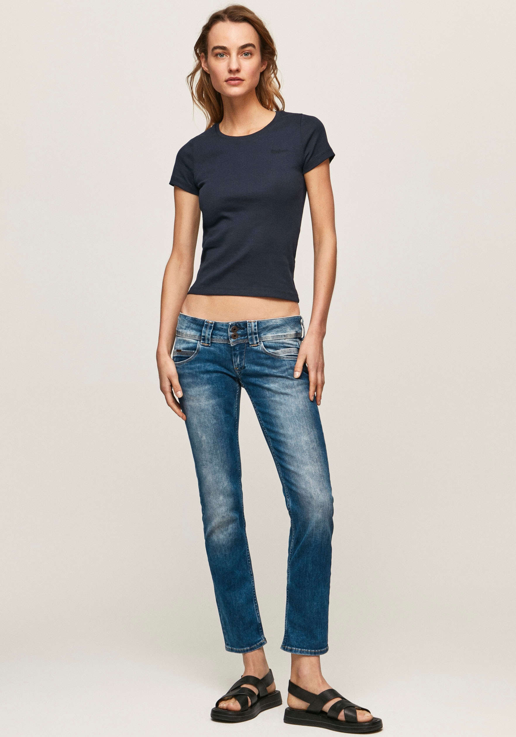 Pepe Jeans Straight-Jeans »VENUS«, mit Badge
