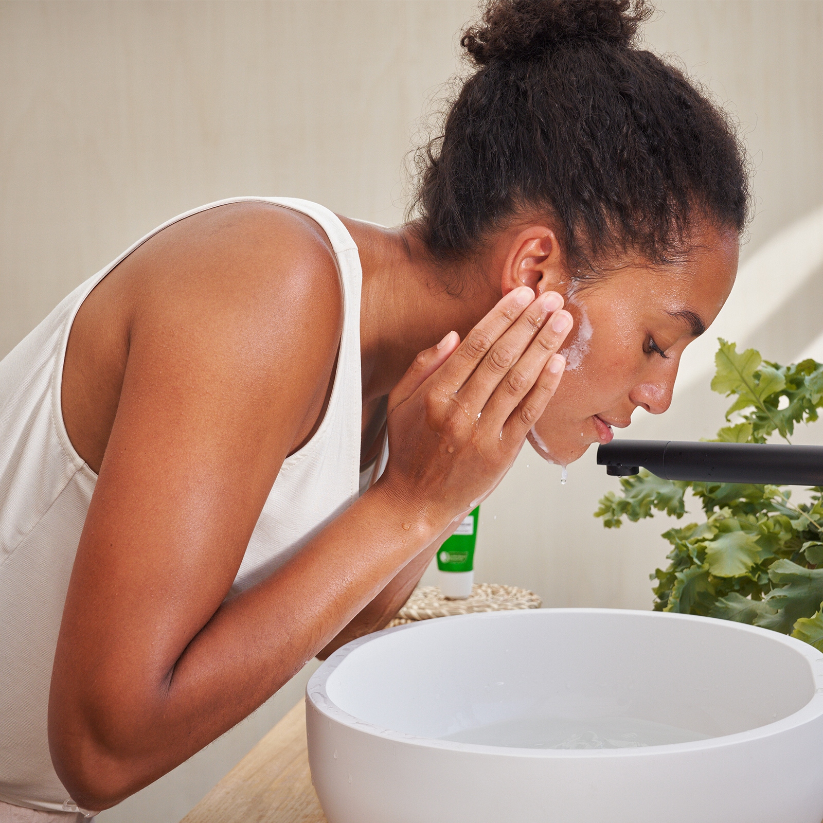 WELEDA Gesichts-Reinigungsmaske »SKIN FOOD 2IN1 CLEANSING BALM & MASKE« reinigt, regeneriert normale bis trockene Haut