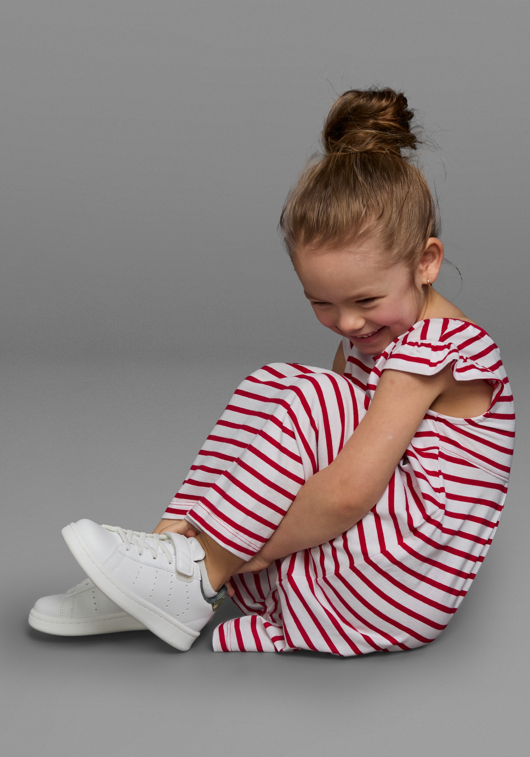 KIDSWORLD Jerseykleid »für kleine Mädchen«, (Packung, 2 tlg.), festliche Anlässe, kniefrei, modischer Stil, aus reiner Baumwolle