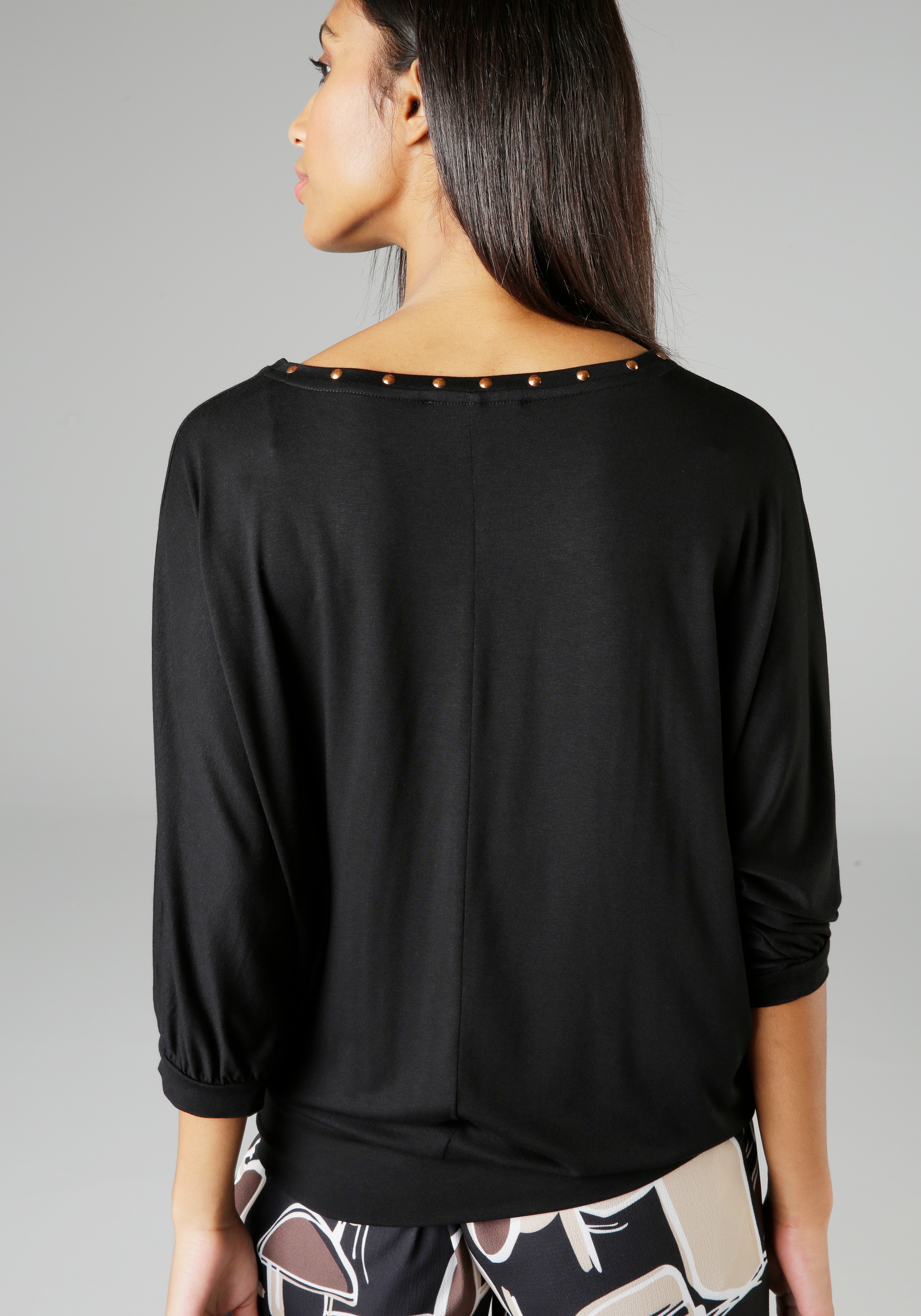 Aniston SELECTED Fledermausshirt, mit bronzefarbenen Nieten