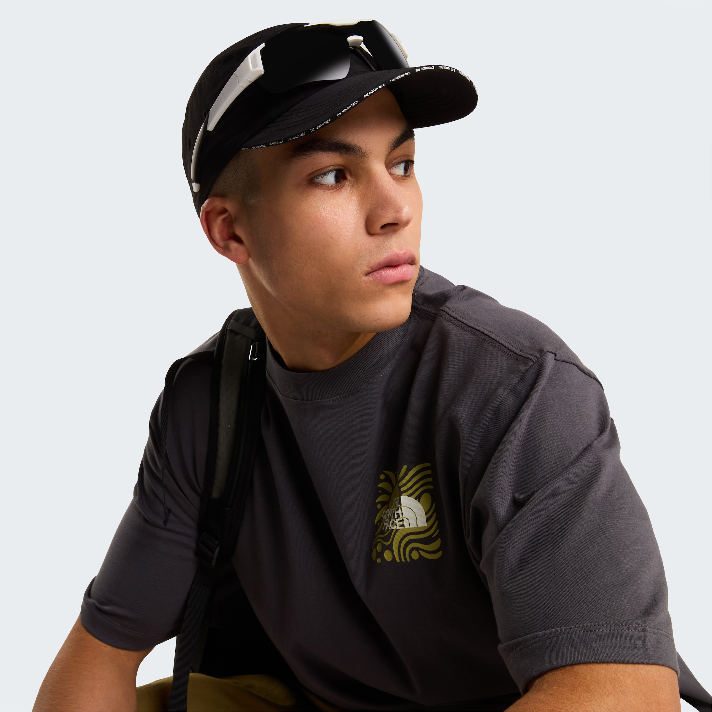 The North Face T-Shirt »M SUN OVERSIZE SHORT SLEEVE TEE-GRAPHIC« sportlicher Stil, Kurzarm, für sportliche Aktivitäten und Freizeit