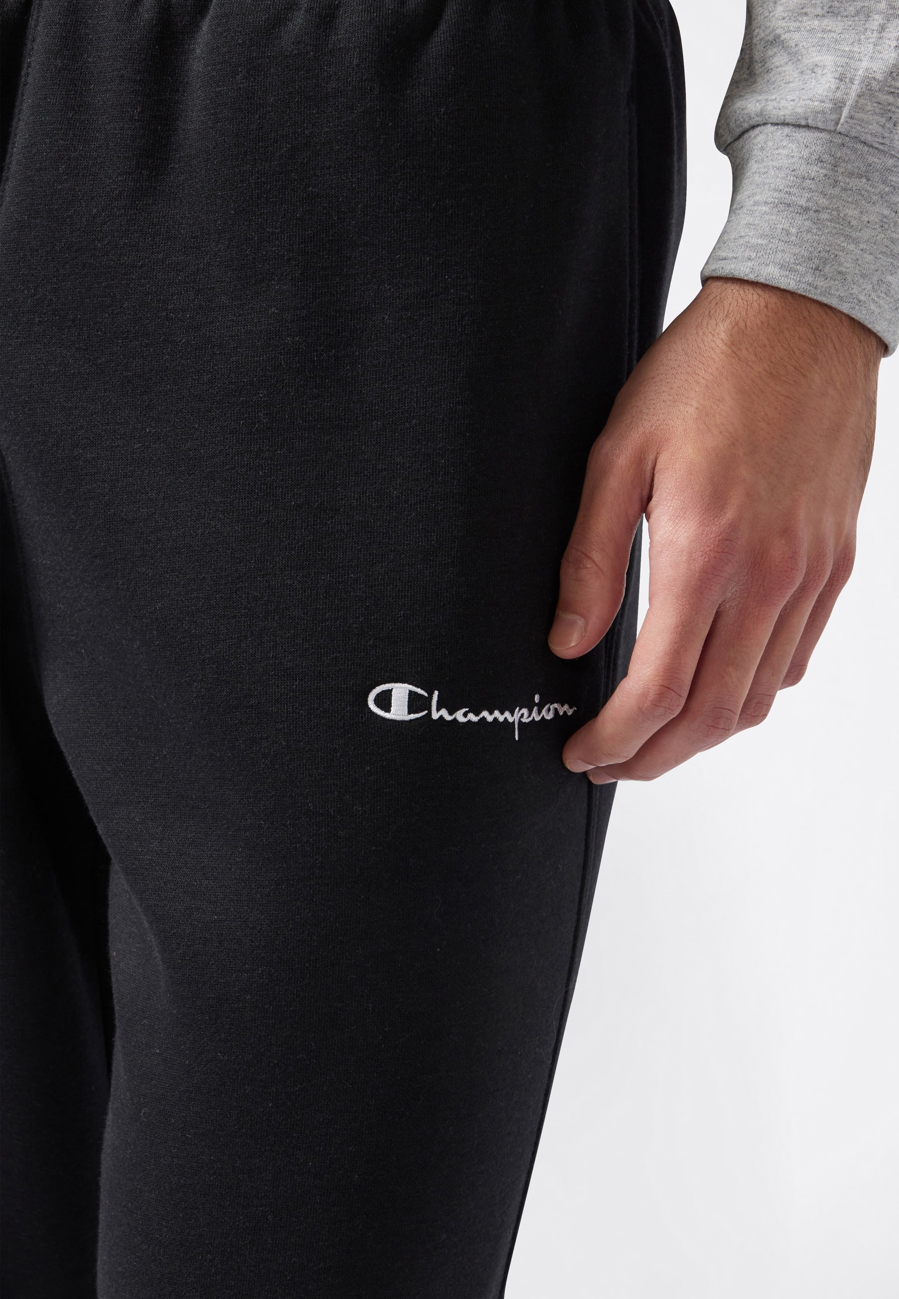 Champion Jogginghose »ICONS Fleece Elastic Cuff Pants«  Jogginghose, aus Baumwolle und Polyester, mit elastischen Bündchen