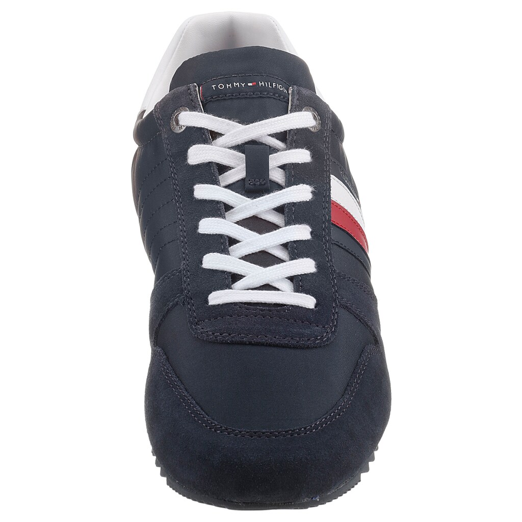 Tommy Hilfiger Sneaker »MIDNIGHT ESSENTIAL NYLON RUNNER«, mit seitlichem Logoschriftzug