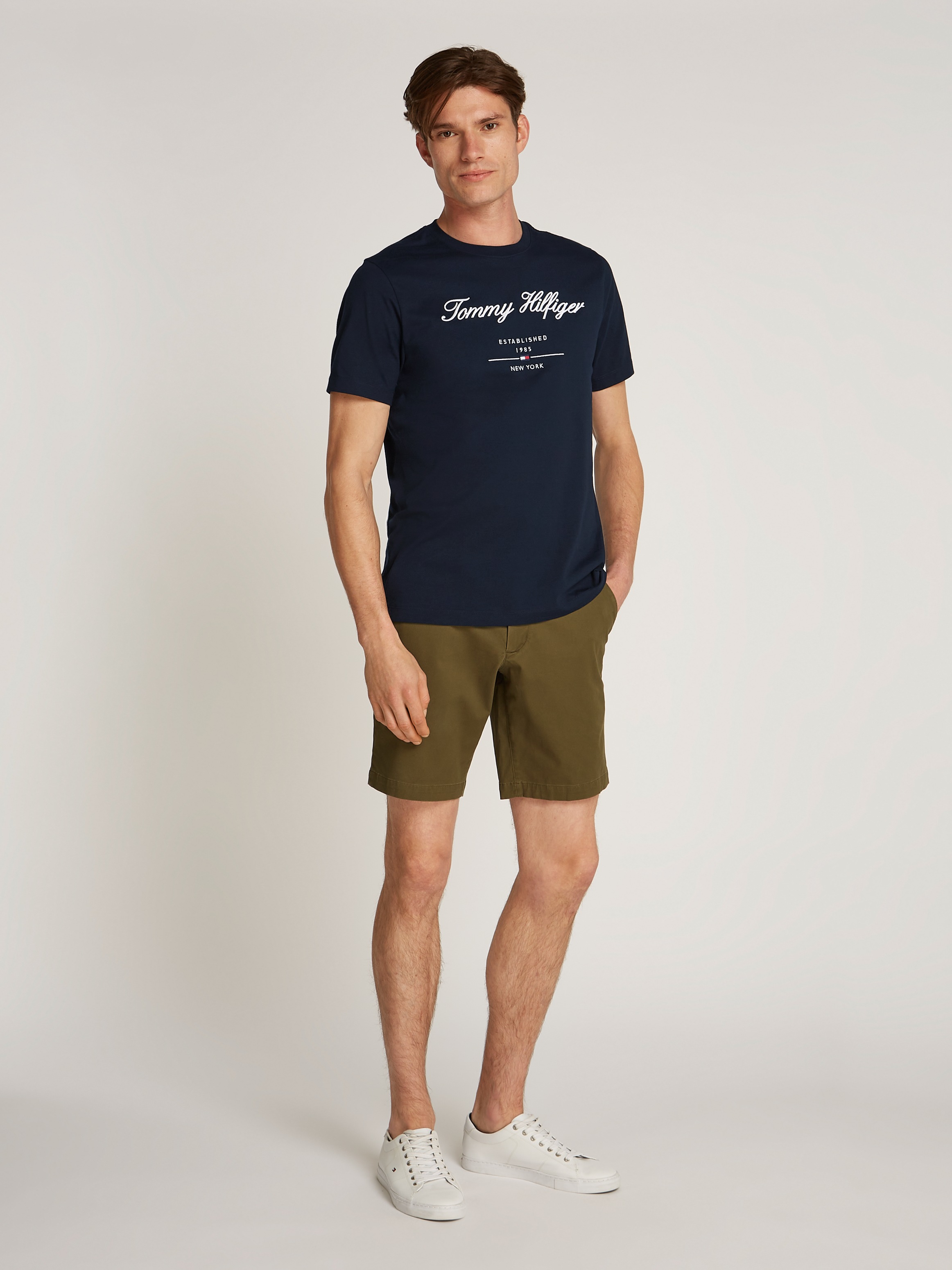 Tommy Hilfiger »SCRIPT LOGO TEE« mit aufgesticktem Logo