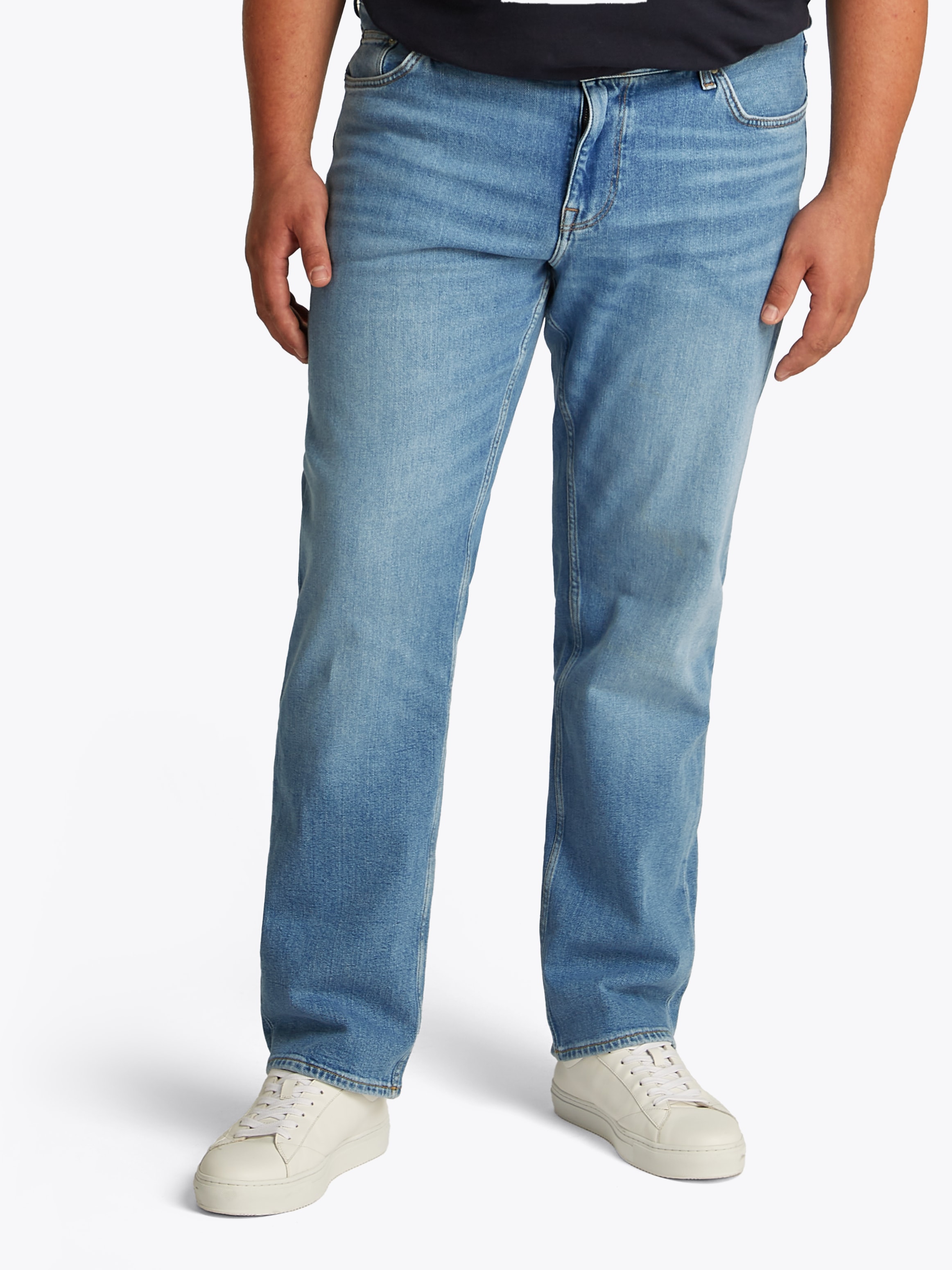 TOMMY HILFIGER Big & Tall Straight-Jeans »BT-MADISON STR MESA BLUE-B«, in Großen Größen, Logopatch