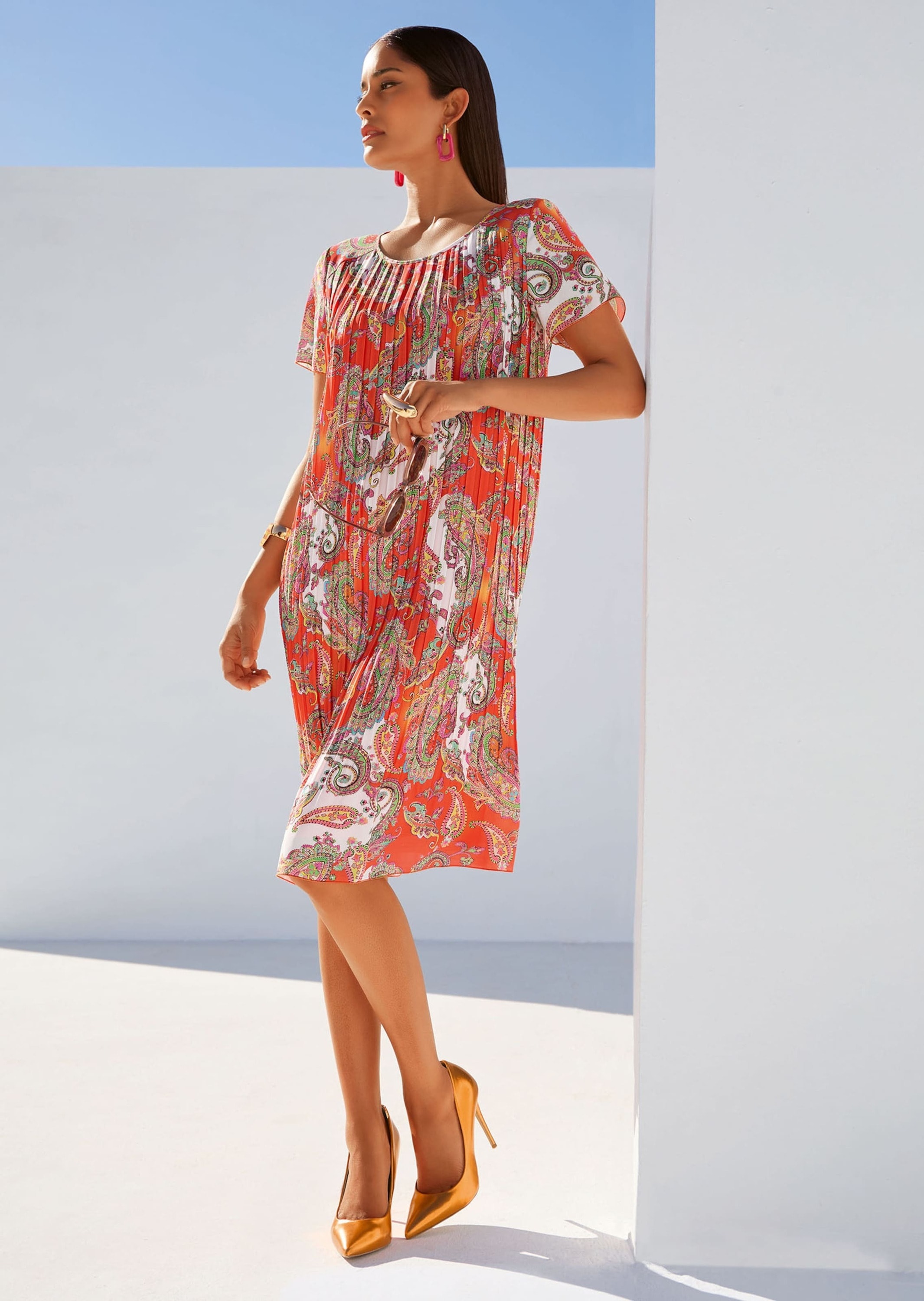 MADELEINE Sommerkleid »Plisseekleid Stilvolles Faltenkleid mit Paisley-Muster«