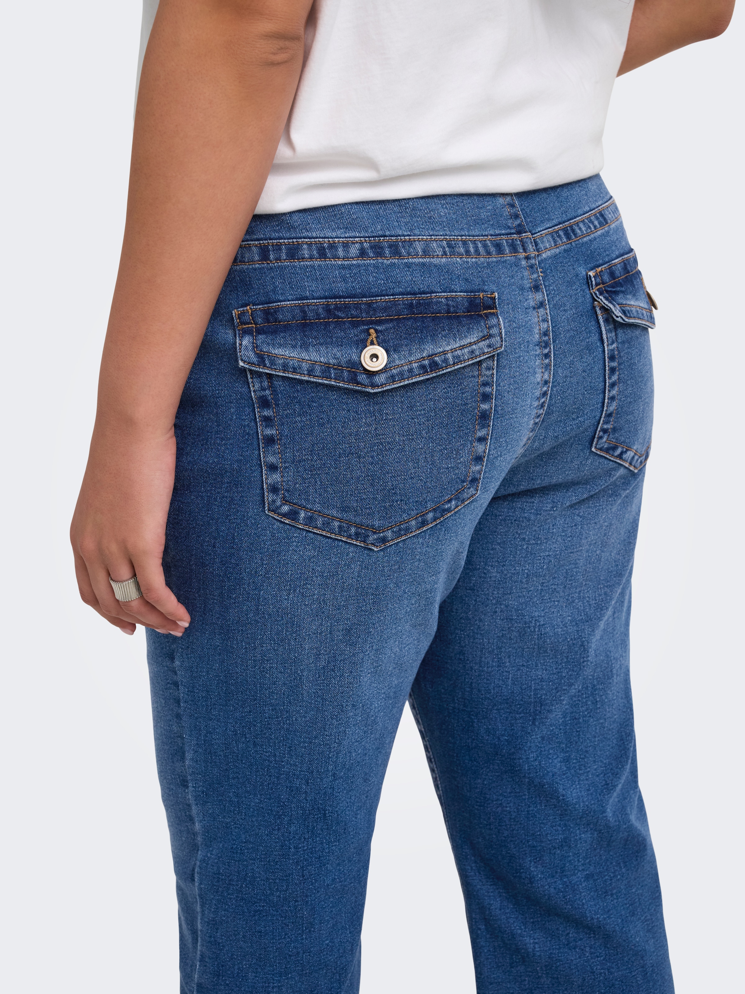 ONLY CARMAKOMA Bootcut-Jeans »CARPHOEBE REG BACK POC FLA PIM852 NOOS« Baumwollmischung, Regular Waist