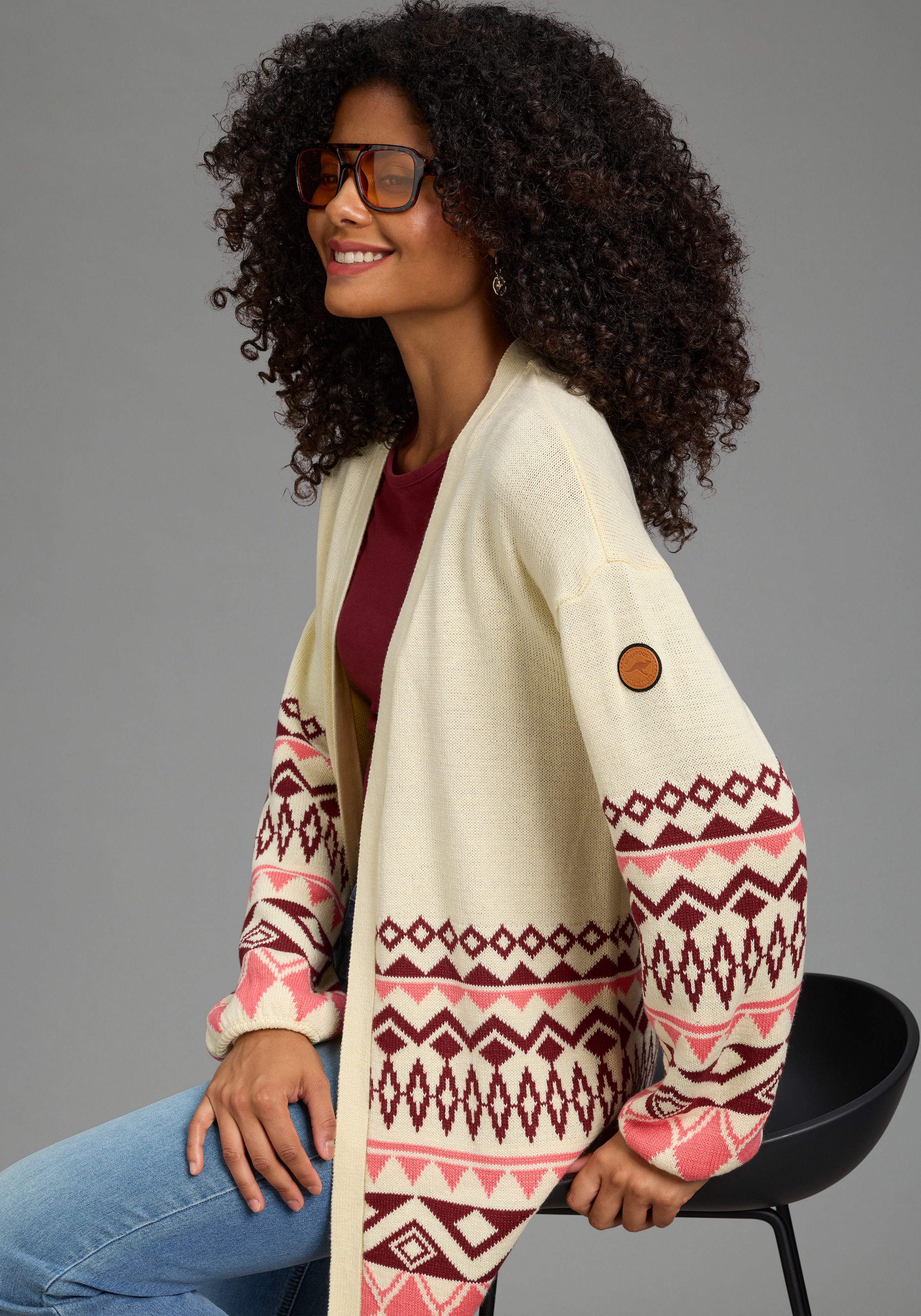 KangaROOS Longstrickjacke lang geschnitten, ohne Verschluss, figurumspielende Passform