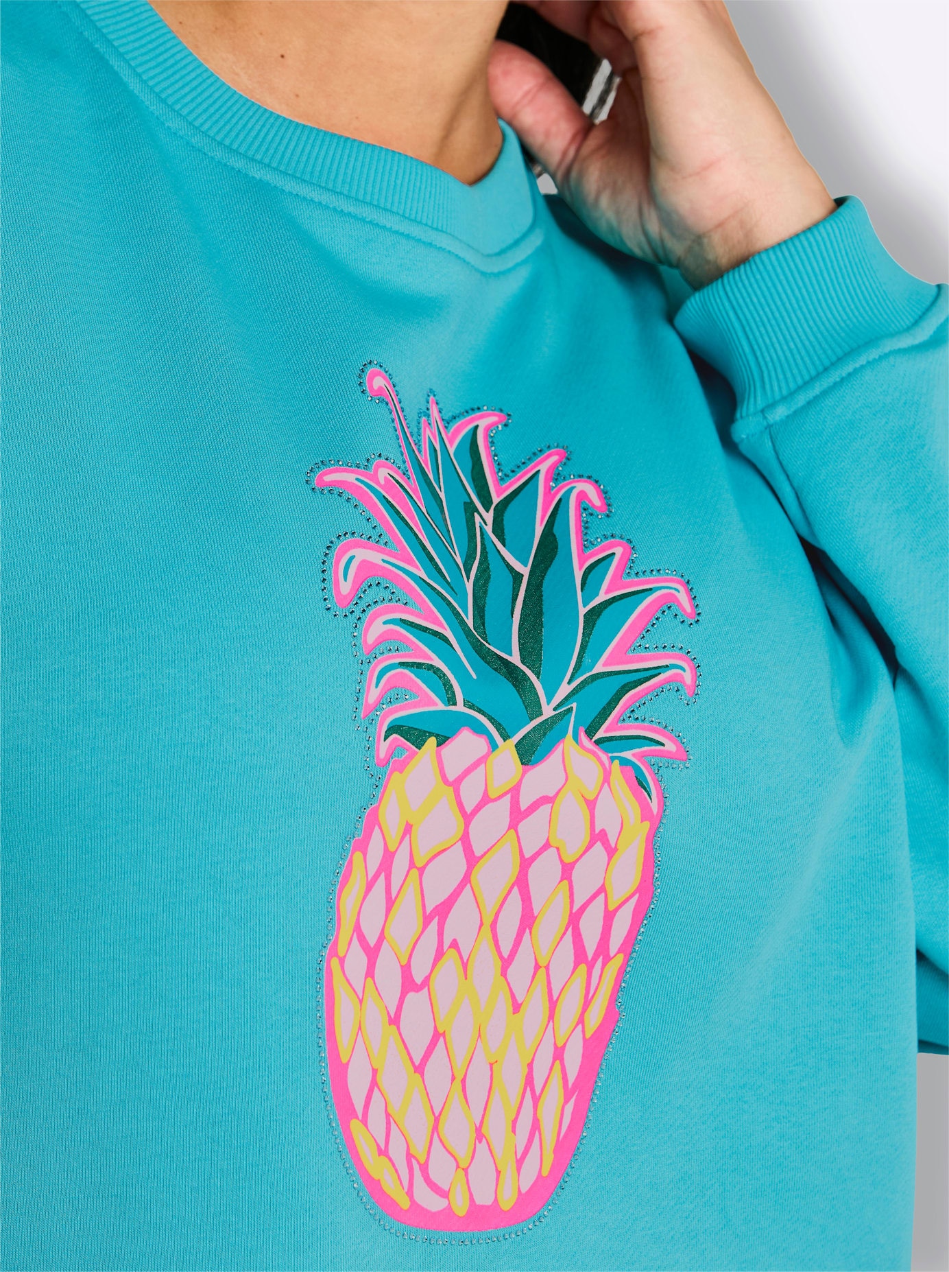   Sweatshirt
