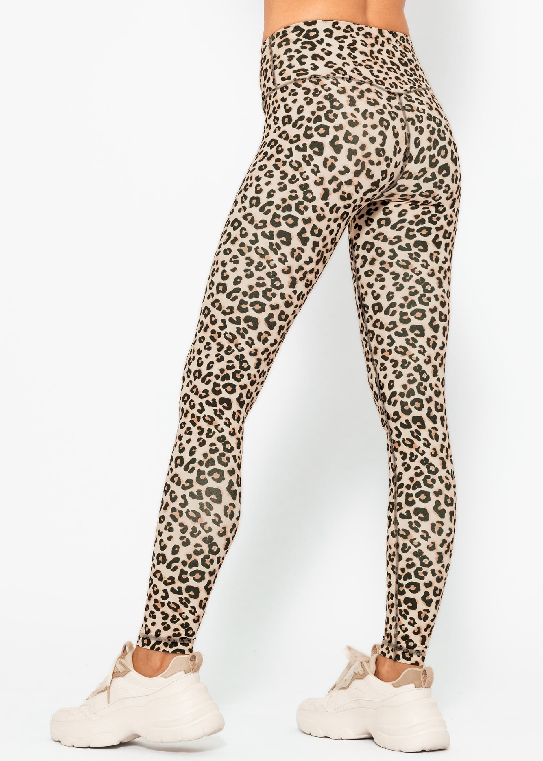 SASSYCLASSY Leggings »High Waist Sportleggings mit Leo-Print«  Softe Leggings mit elastischem Bund und verdeckter Gesäßstasche