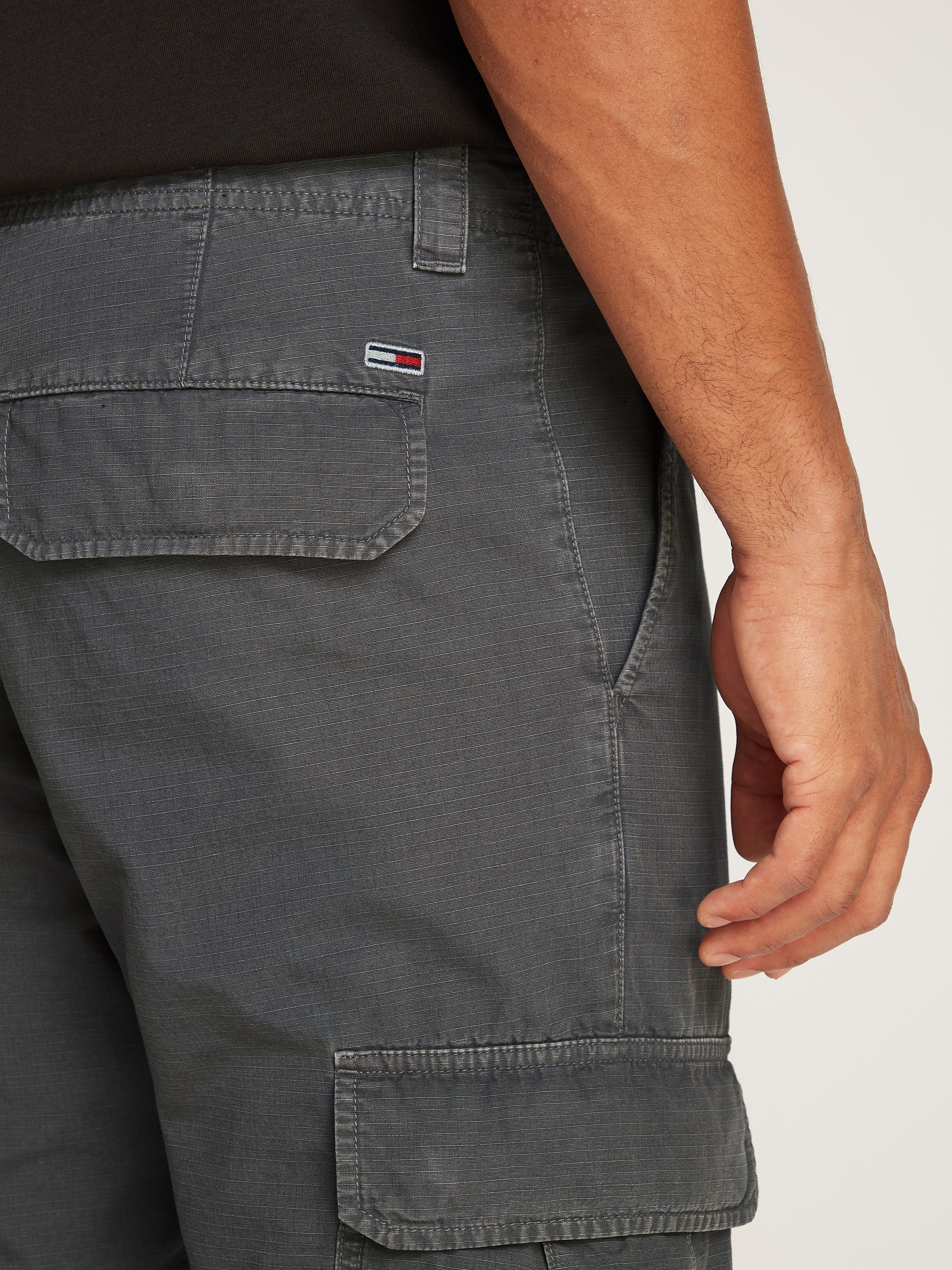 Tommy Jeans Cargohose »TJM RYAN CARGO«, mit Logostickerei