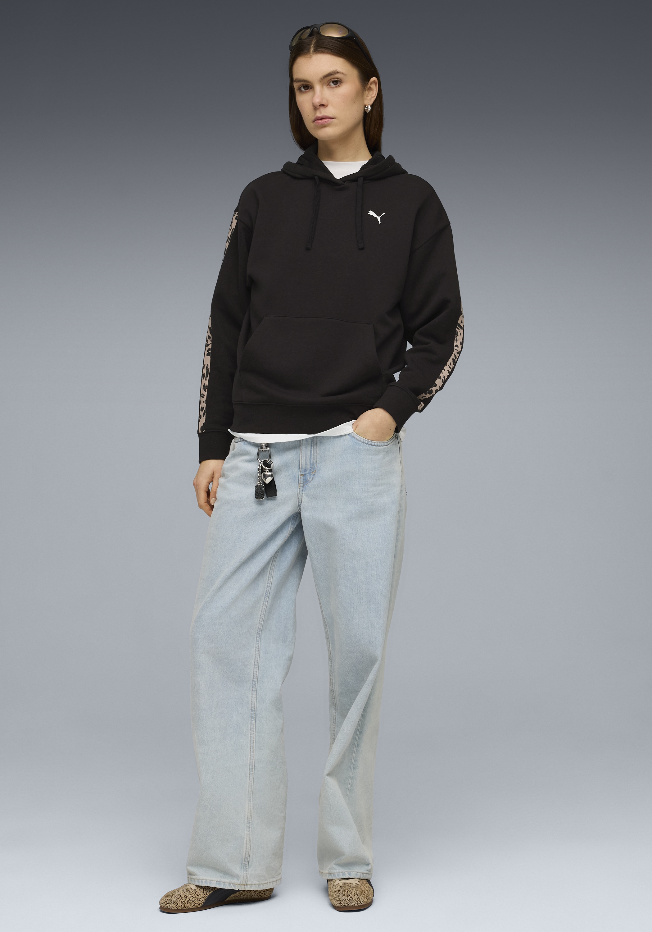 PUMA Kapuzensweatshirt »ESS GRAPHIC ANIMAL COMFORT HOODIE TR«, sportlicher Stil, mit Kängurutasche, mit Print-Applikation
