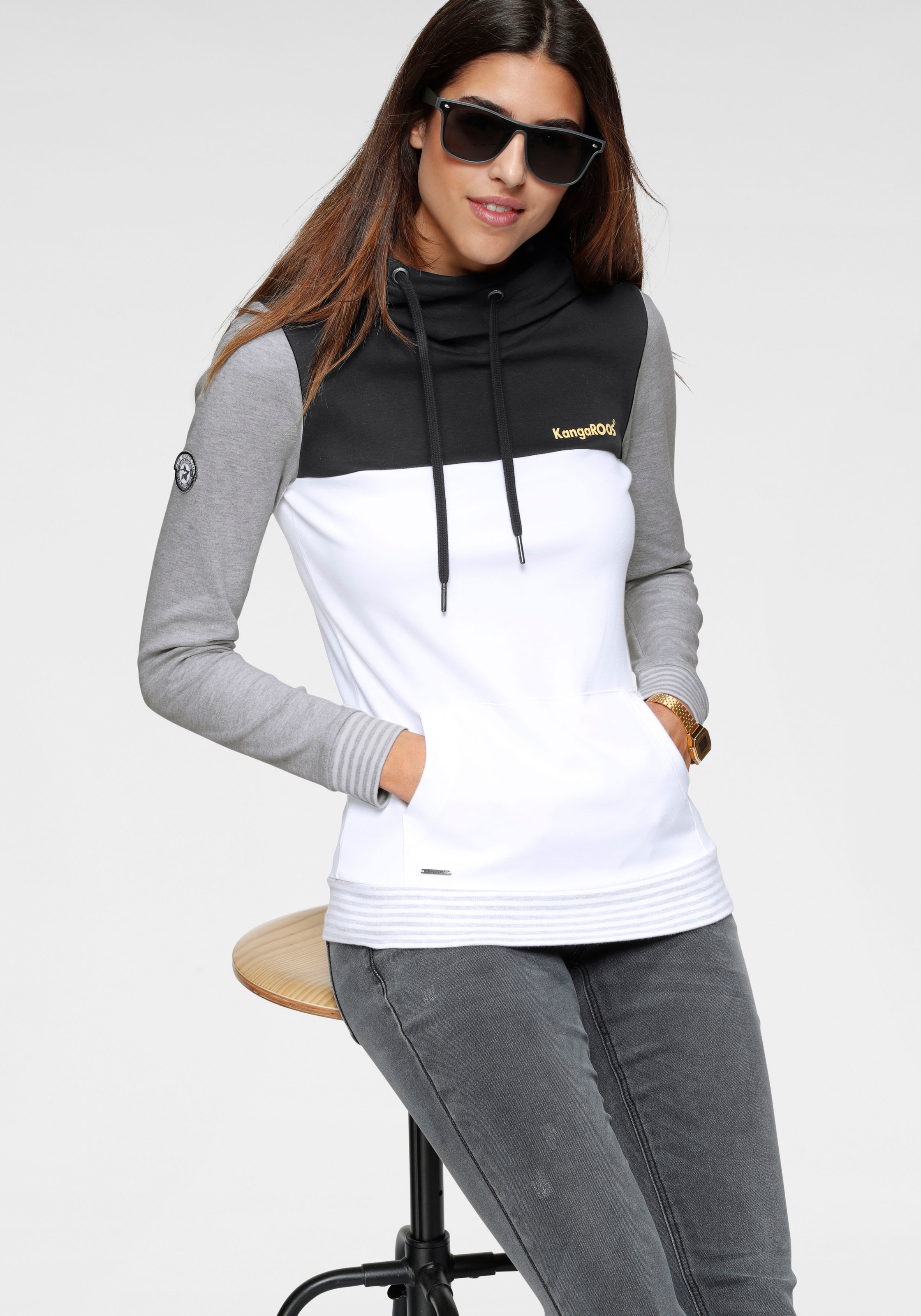 KangaROOS Kapuzensweatshirt, mit modischer Kombination aus Color-Blocking und Streifen